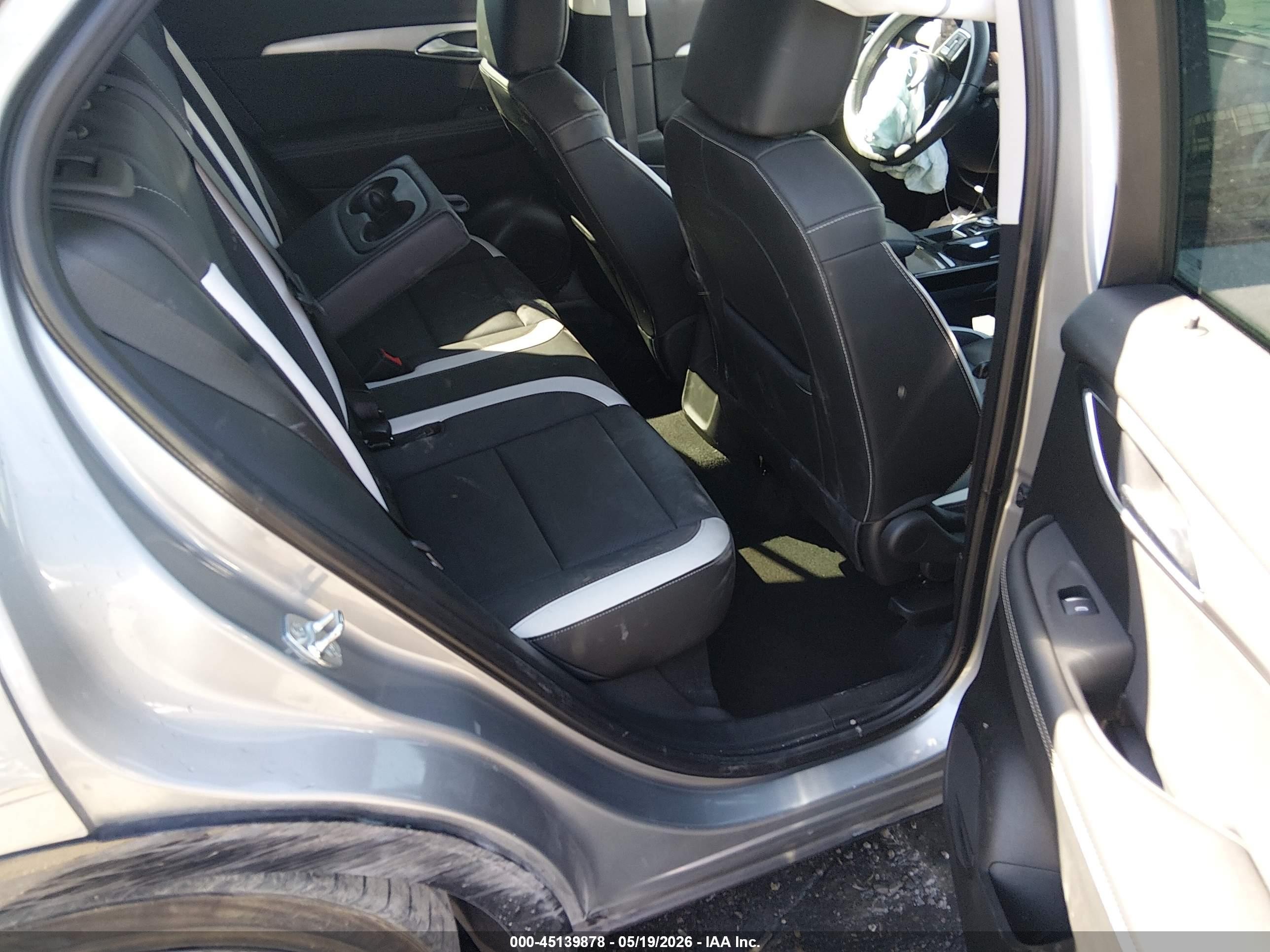 2024 Buick Envision VIN LRBFZPE49RD071125 IAAI salvage auction — Side, Salvage (Utah), sold $3,300 on 2026-07-09 (photo 8)