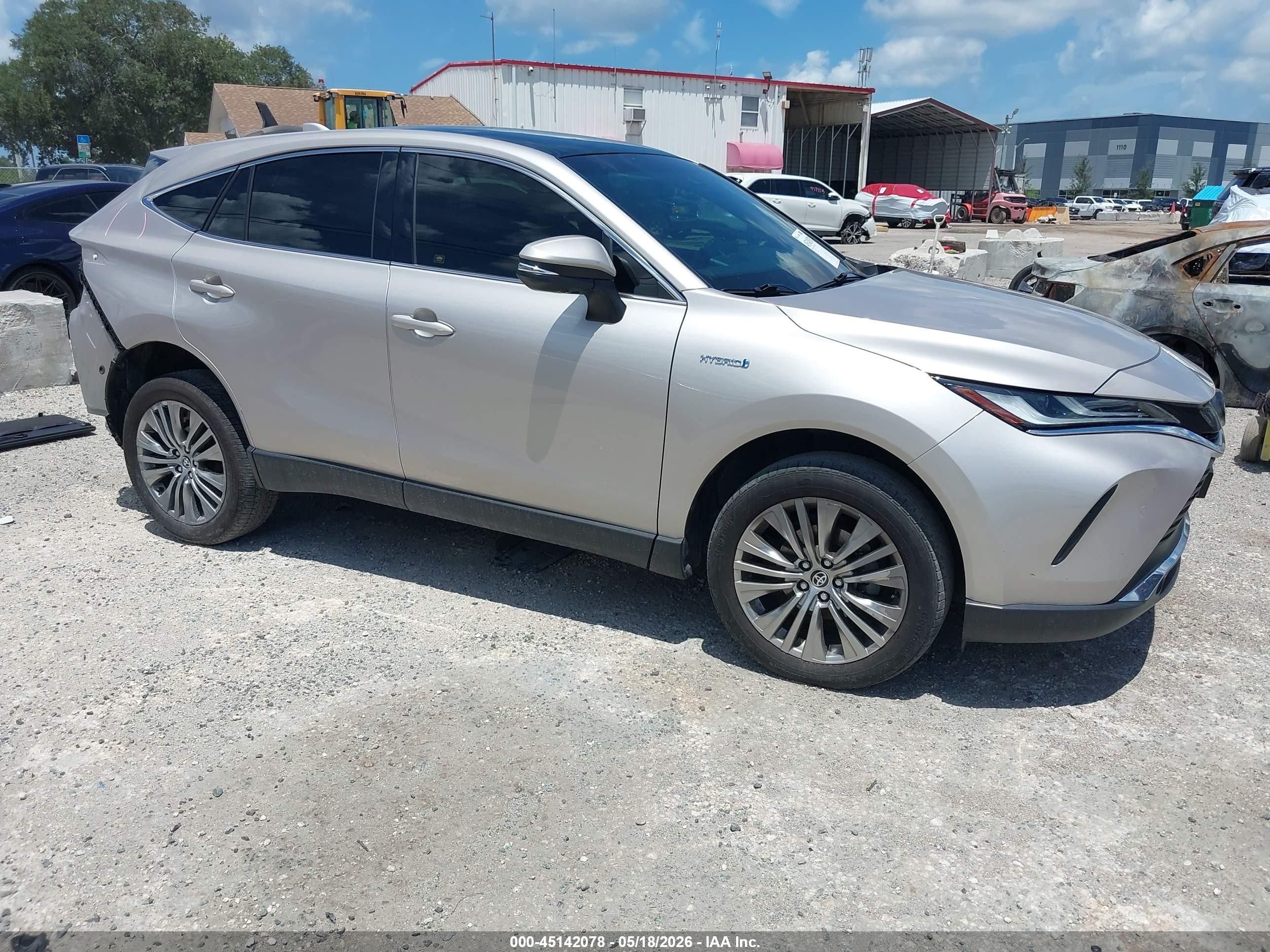 2021 Toyota Venza VIN JTEAAAAH9MJ060186 — IAAI salvage auction photo