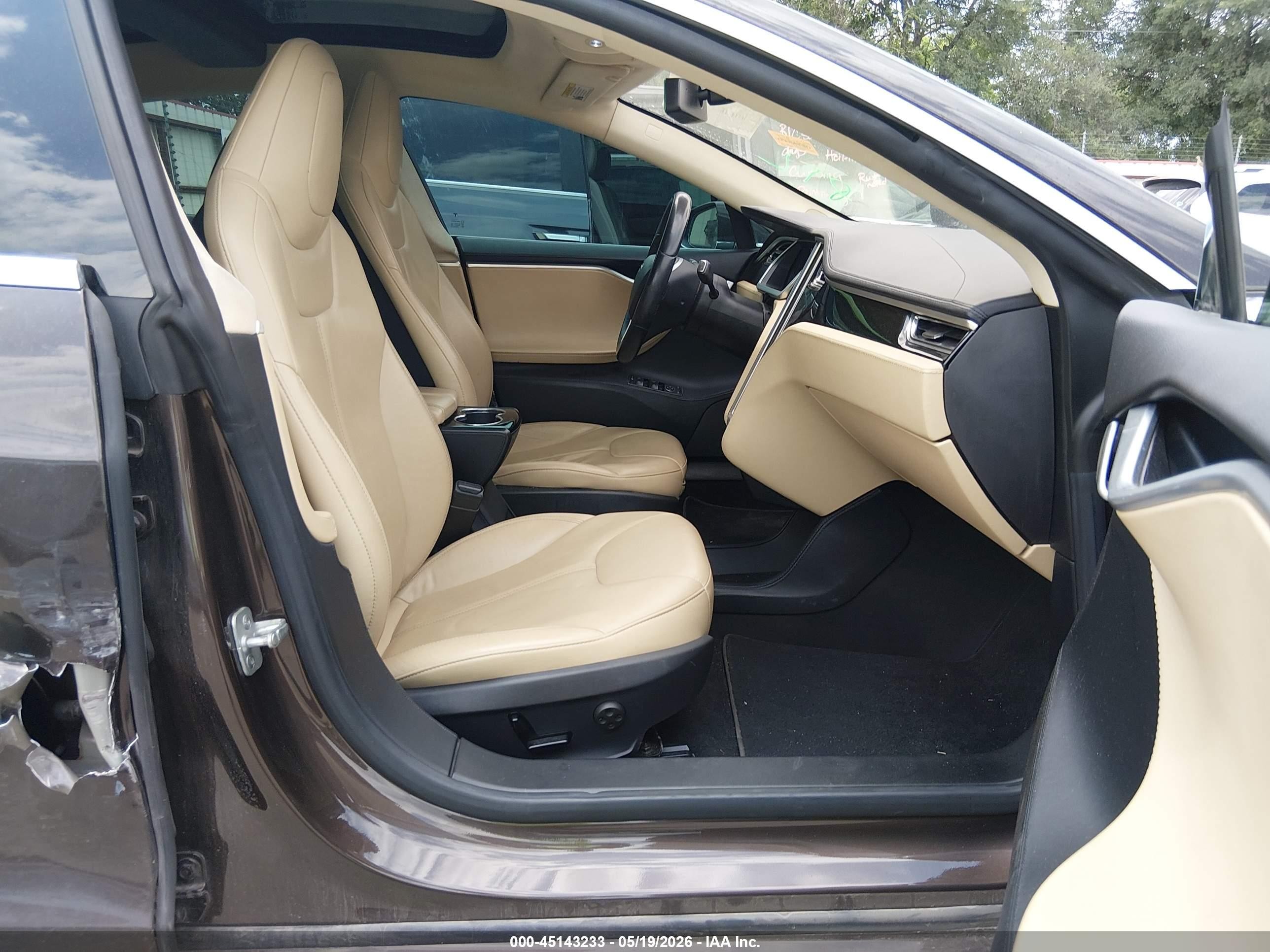 2013 Tesla Model S VIN 5YJSA1AC3DFP10084 IAAI salvage auction — Side, Salvage (Texas), sold $2,050 on 2026-06-30 (photo 5)