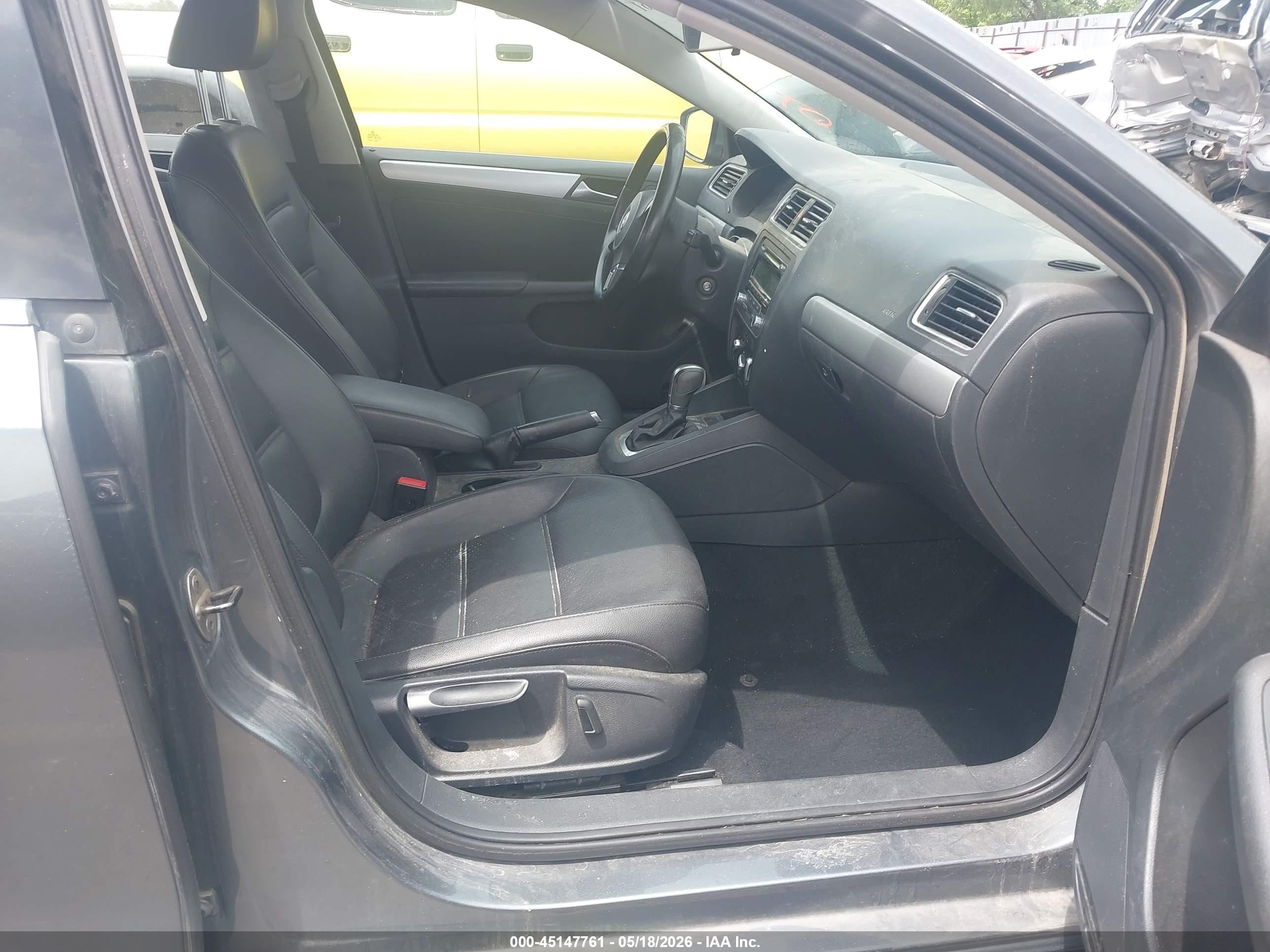 2013 Volkswagen Jetta VIN 3VWDX7AJ4DM305675 IAAI salvage auction — Unknown, Salvage (Utah), sold $325 on 2026-07-09 (photo 5)