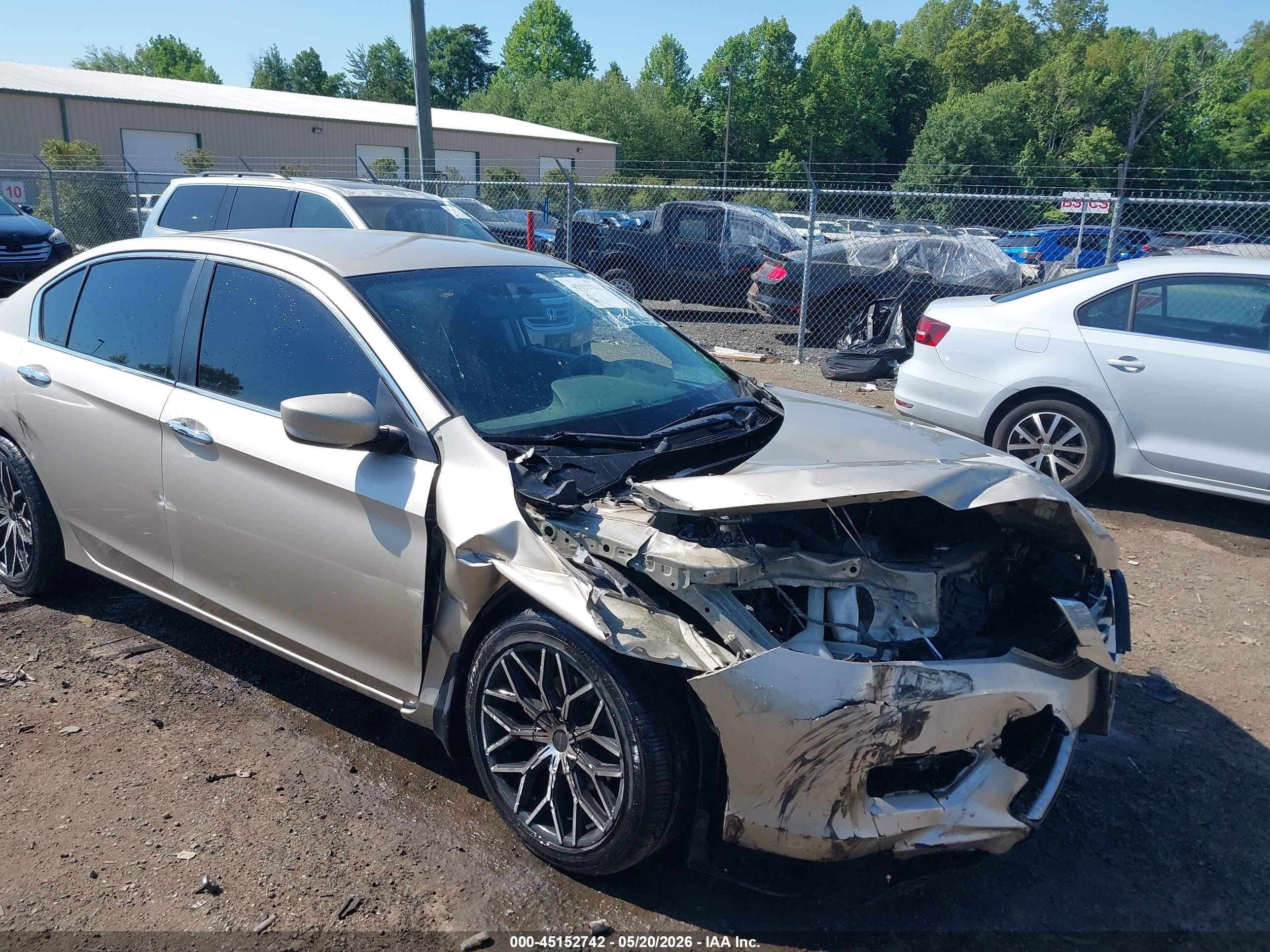 2015 Honda Accord VIN 1HGCR2F50FA170204 IAAI salvage auction — Front End, Clear (Virginia), sold $1,025 on 2026-07-12 (photo 1)
