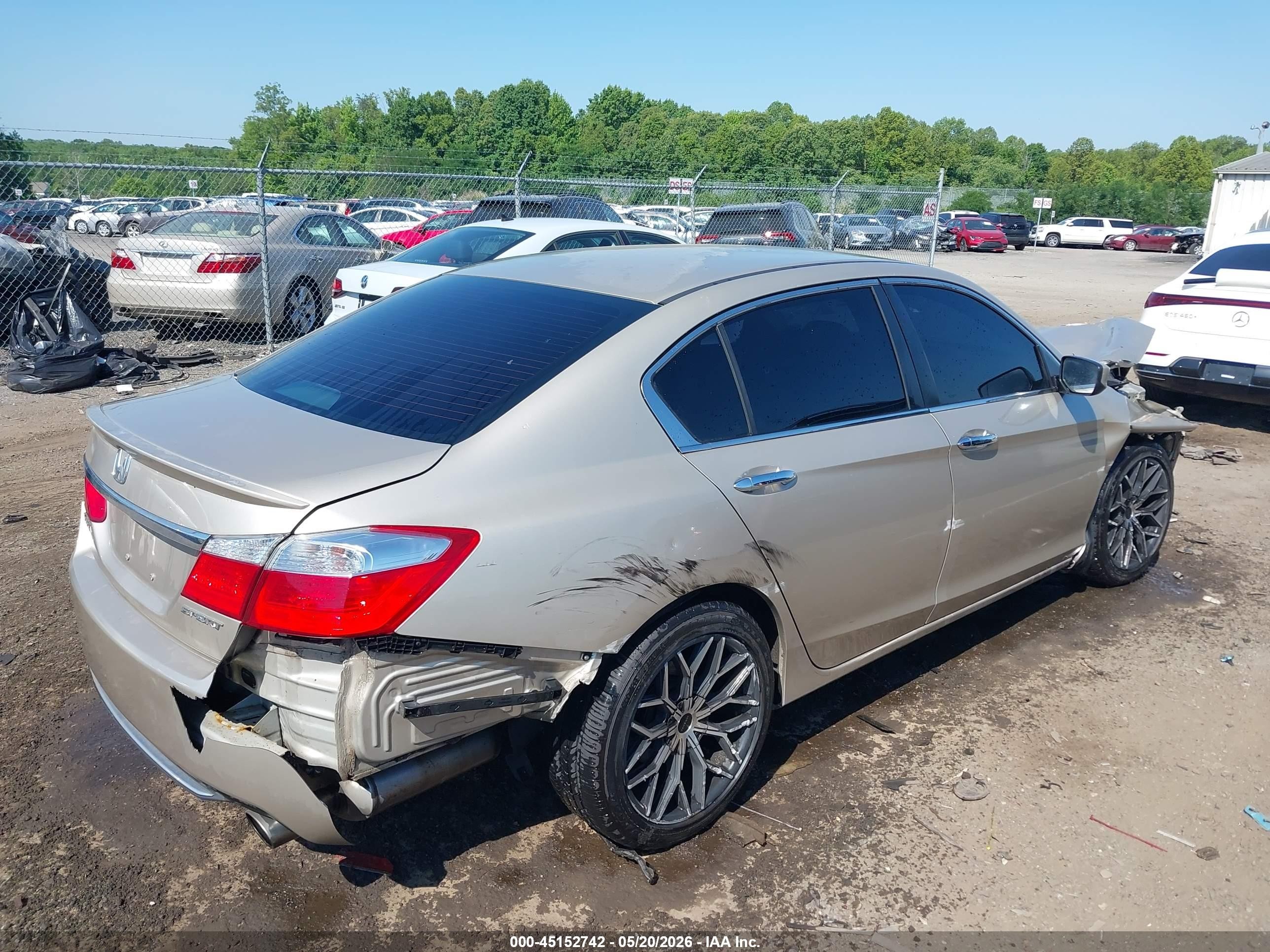 2015 Honda Accord VIN 1HGCR2F50FA170204 IAAI salvage auction — Front End, Clear (Virginia), sold $1,025 on 2026-07-12 (photo 4)