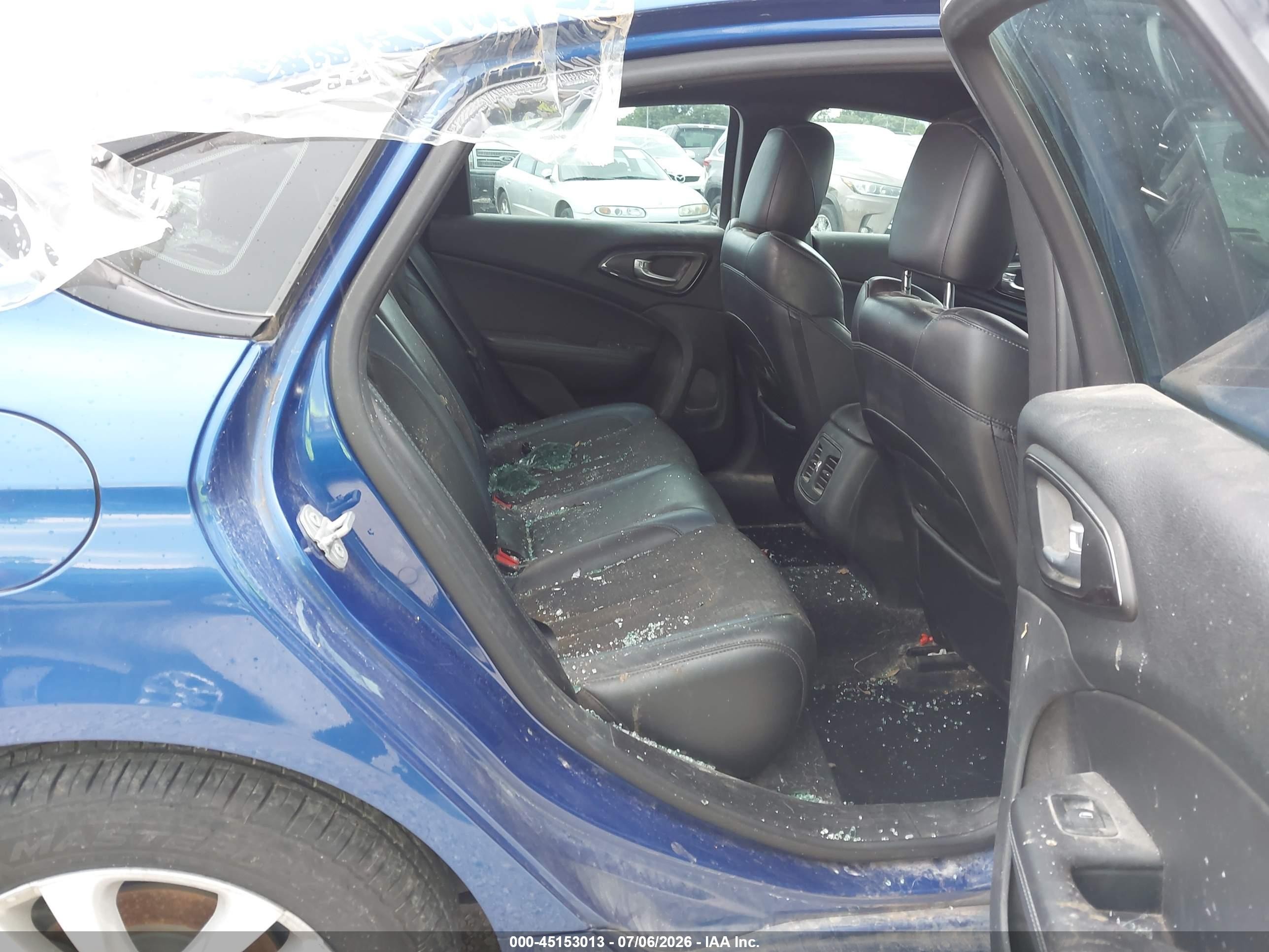 2015 Chrysler 200 VIN 1C3CCCBB3FN677774 IAAI salvage auction — Hail, Clear (Missouri), sold $1,050 on 2026-08-31 (photo 8)