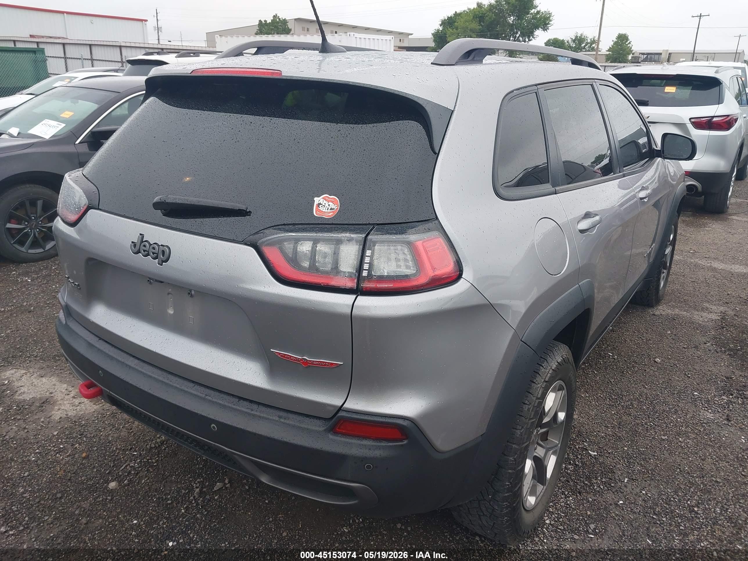2019 Jeep Cherokee VIN 1C4PJMBX3KD440769 IAAI salvage auction — Hail, Clear (Oklahoma), sold $4,500 on 2026-10-06 (photo 4)