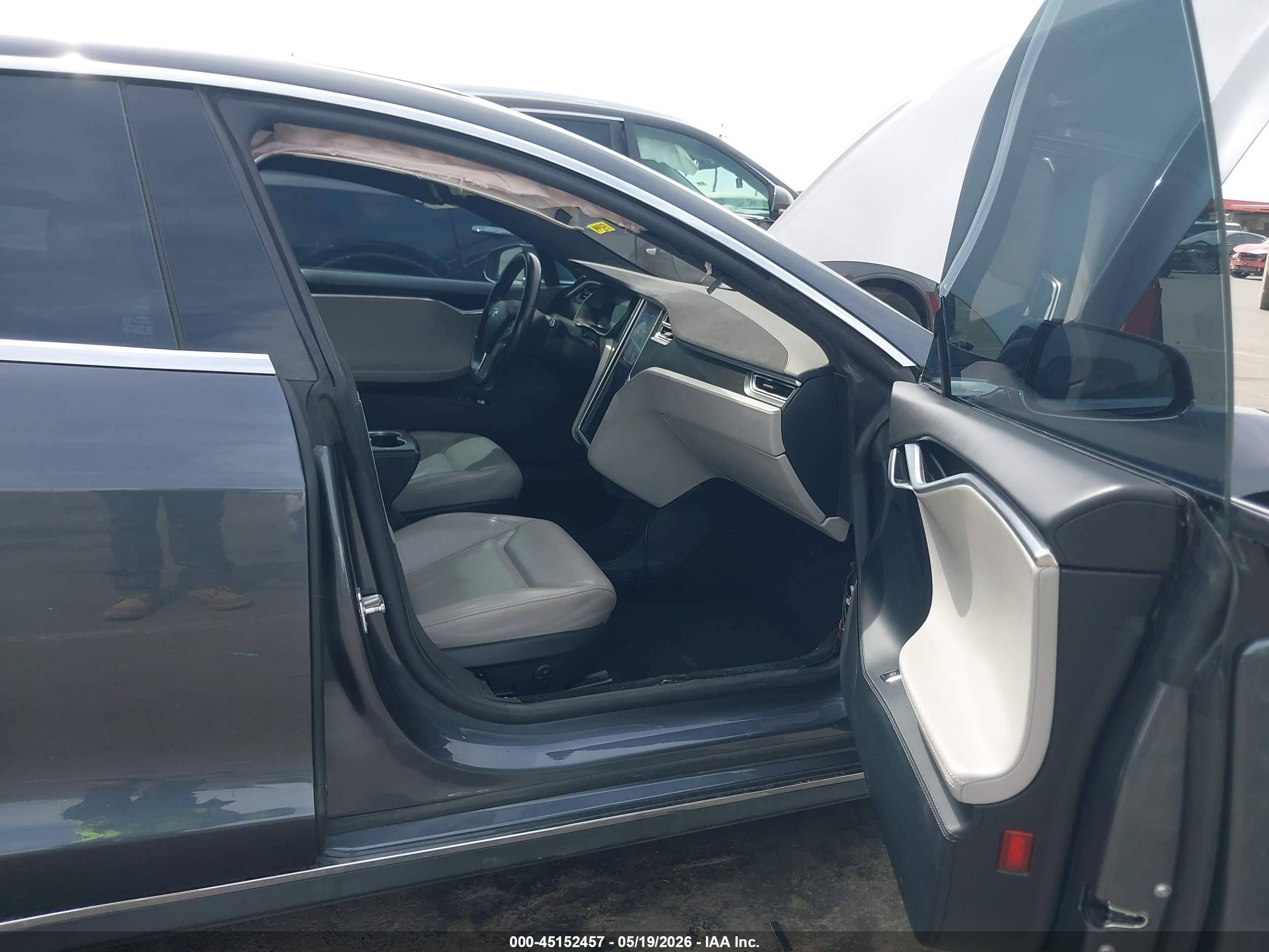 2016 Tesla Model S VIN 5YJSA1E44GF128518 IAAI salvage auction — Side, Salvage (Arizona), sold $3,350 on 2026-06-30 (photo 5)