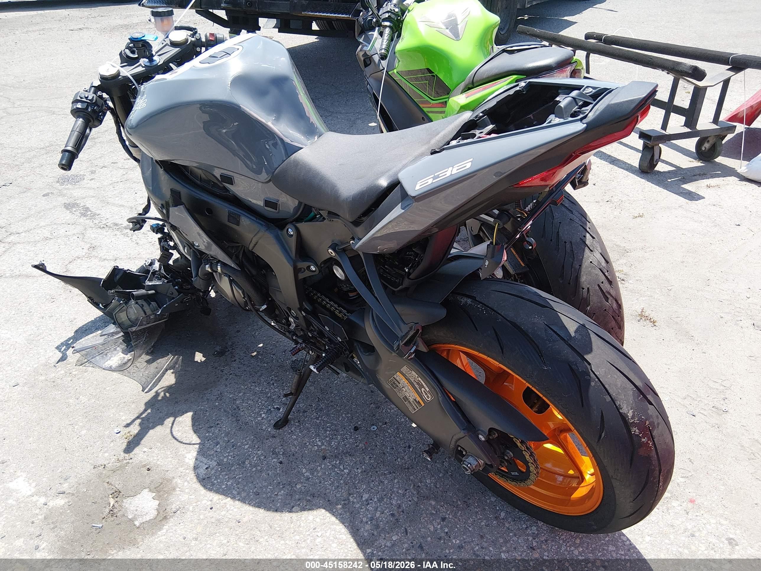 2019 Kawasaki ZX636 VIN JKBZXJH19KA001513 IAAI salvage auction — Front & Rear, Salvage (California), sold $2,550 on 2026-07-09 (photo 3)