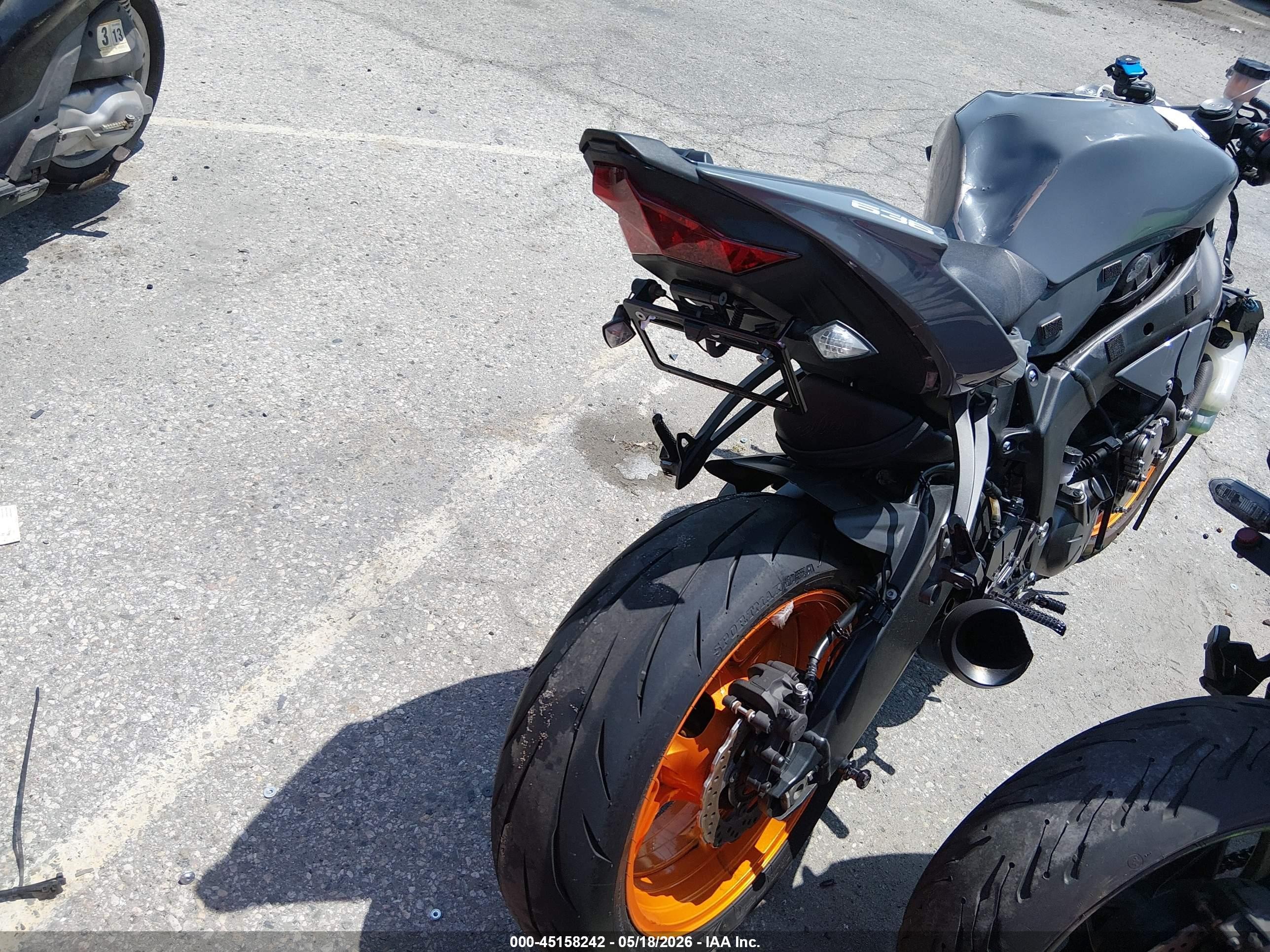 2019 Kawasaki ZX636 VIN JKBZXJH19KA001513 IAAI salvage auction — Front & Rear, Salvage (California), sold $2,550 on 2026-07-09 (photo 4)