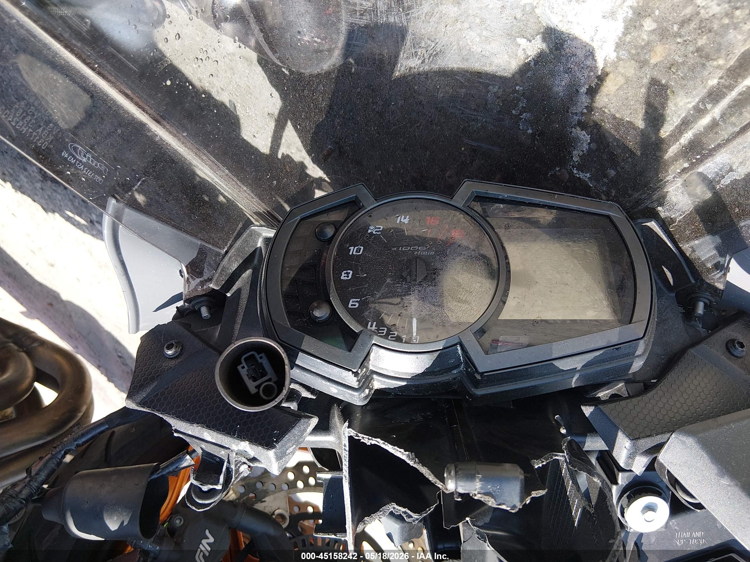2019 Kawasaki ZX636 VIN JKBZXJH19KA001513 IAAI salvage auction — Front & Rear, Salvage (California), sold $2,550 on 2026-07-09 (photo 7)