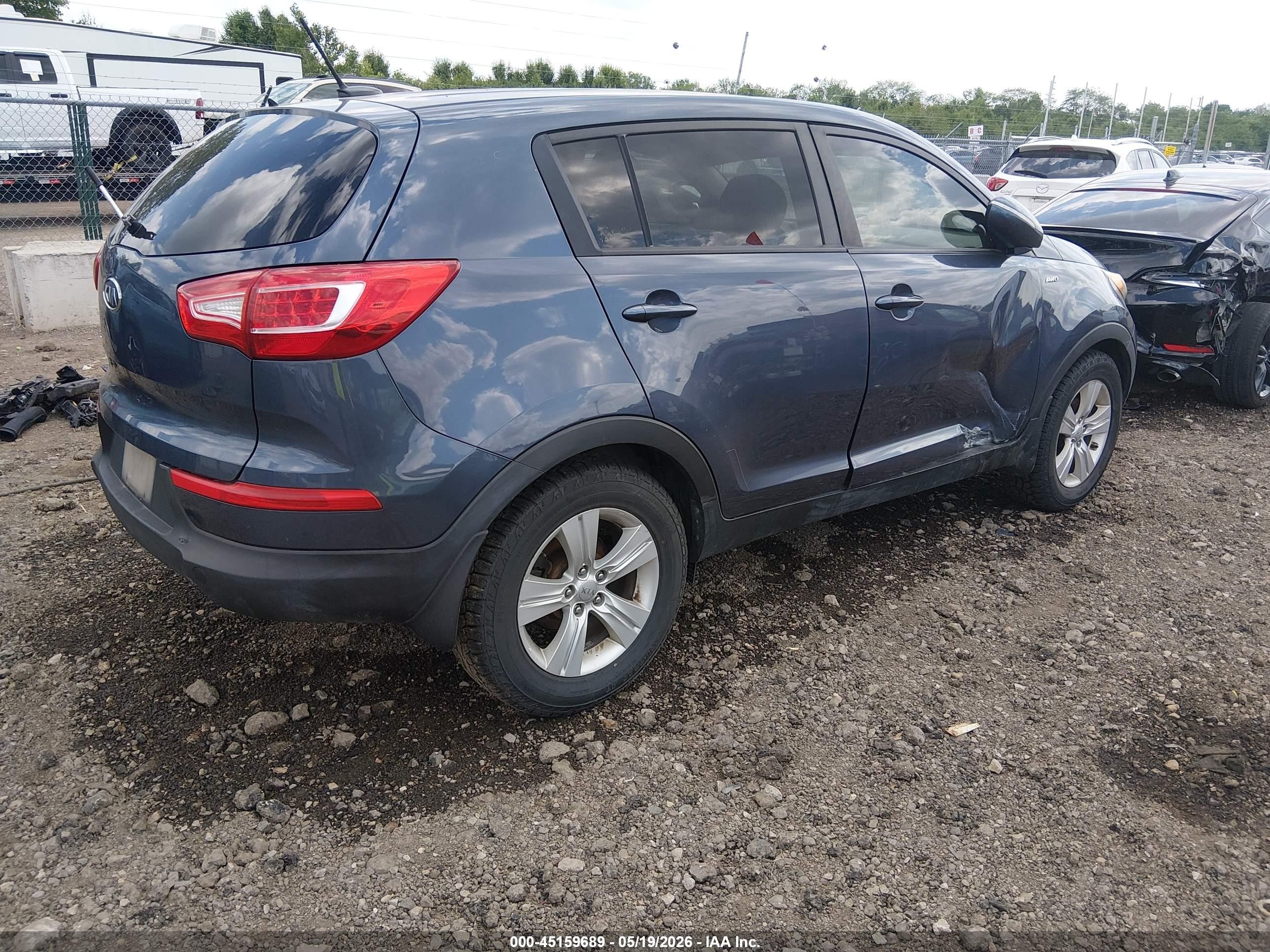 2012 Kia Sportage VIN KNDPBCA23C7310388 IAAI salvage auction — Side, Salvage (West Virginia), sold $1,650 on 2026-07-10 (photo 4)