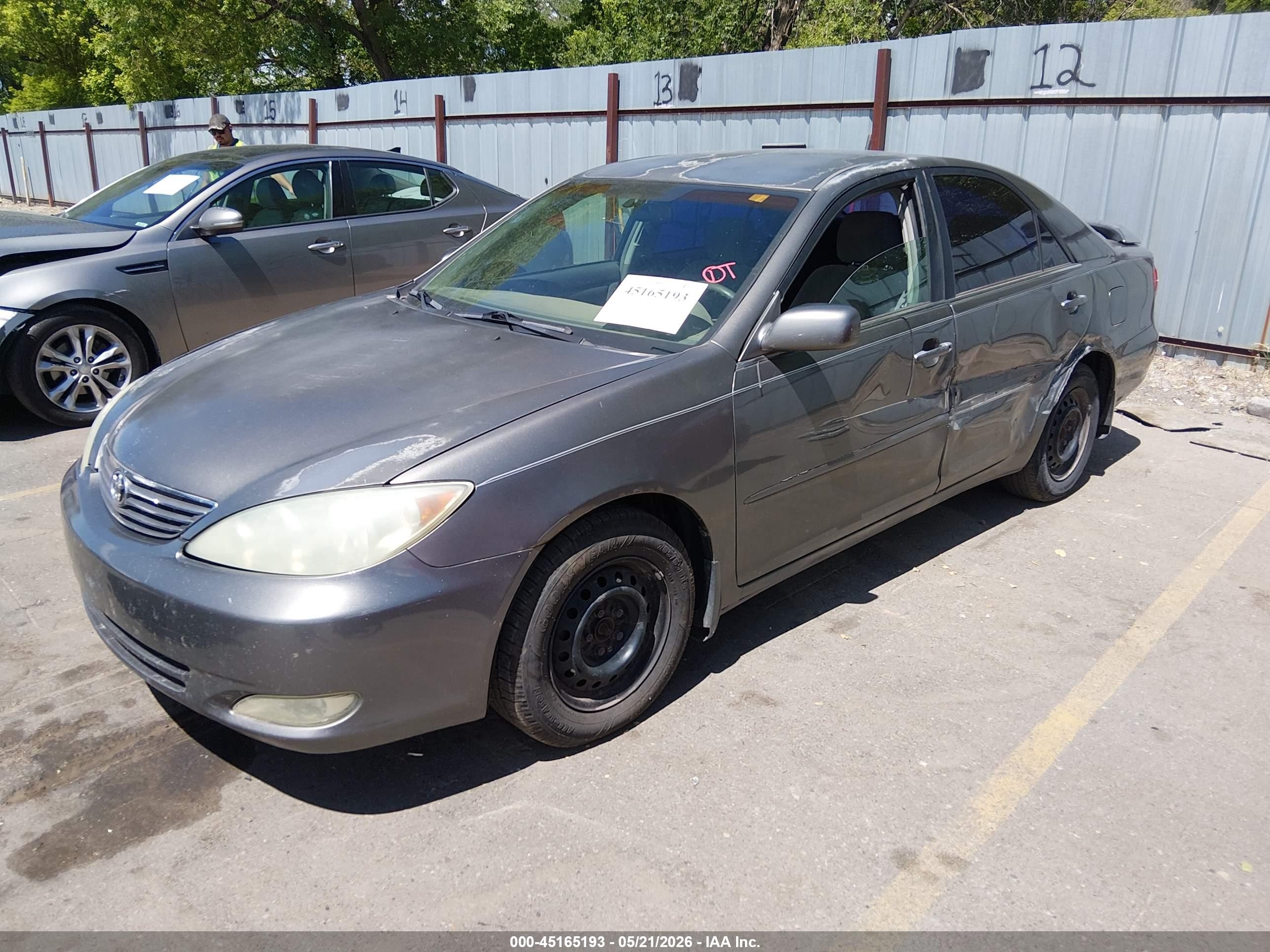 2006 Toyota Camry VIN 4T1BE30K06U742182 IAAI salvage auction — Side, Salvage (Utah), sold $375 on 2026-07-09 (photo 2)