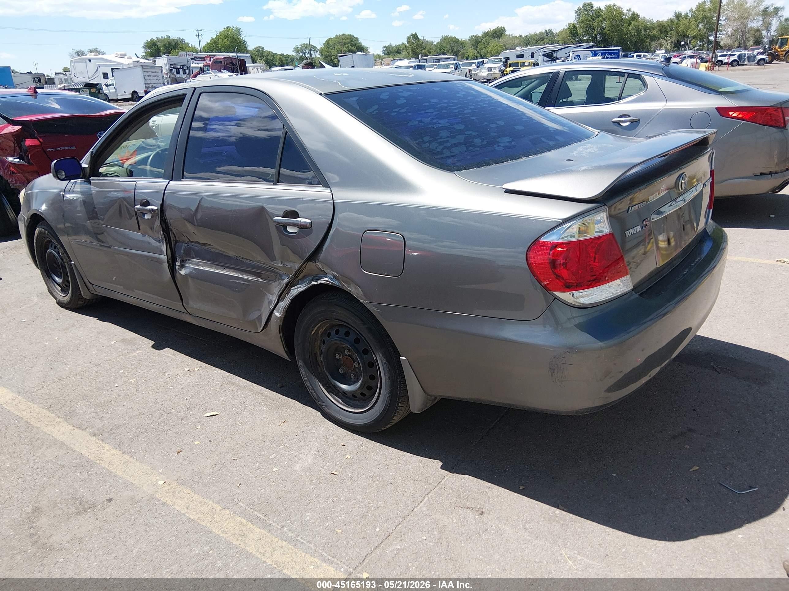 2006 Toyota Camry VIN 4T1BE30K06U742182 IAAI salvage auction — Side, Salvage (Utah), sold $375 on 2026-07-09 (photo 3)