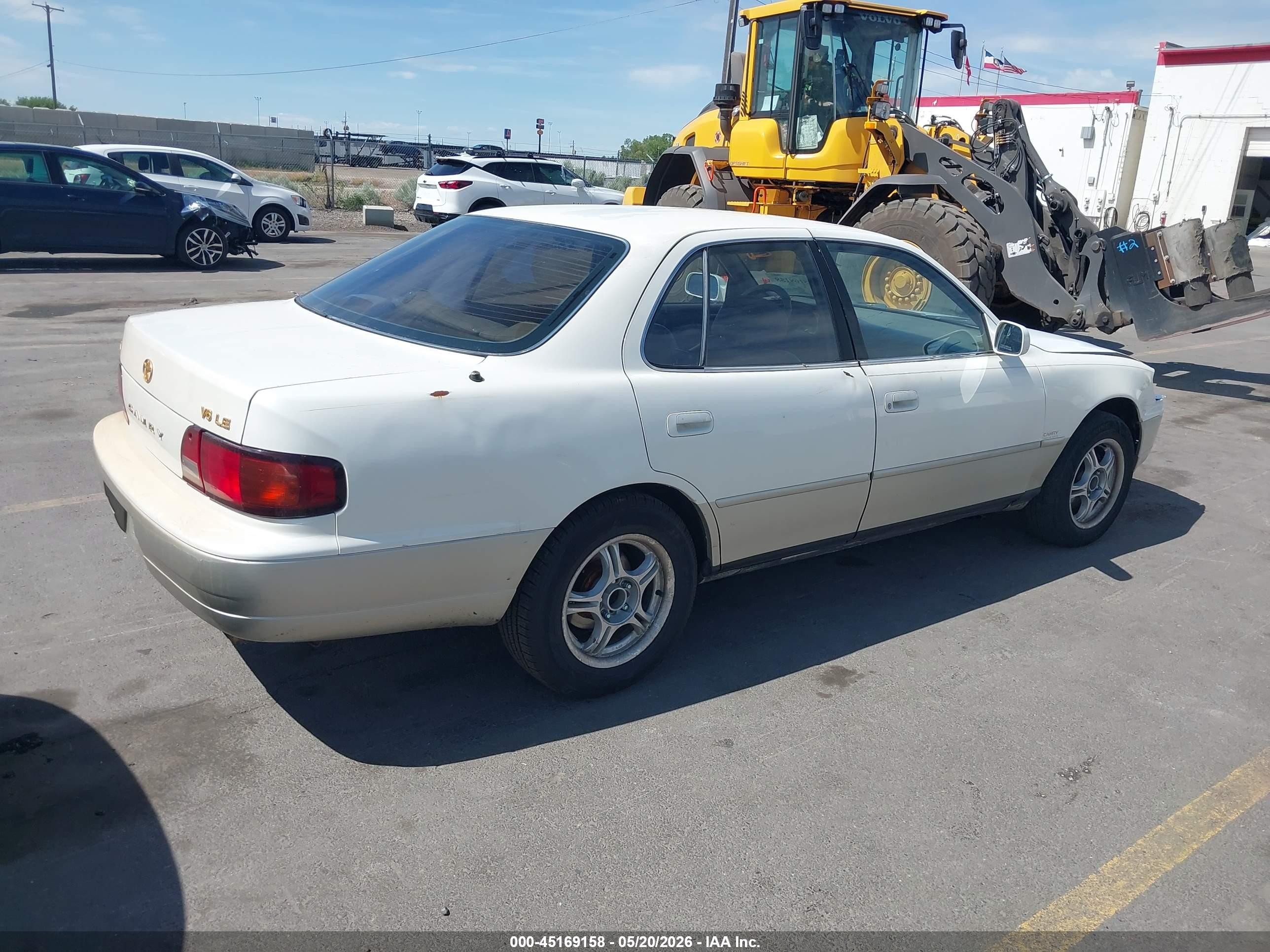 1996 Toyota Camry VIN JT2BF12K3T0137734 IAAI salvage auction — Normal Wear, Clear (Utah), sold $300 on 2026-07-09 (photo 4)