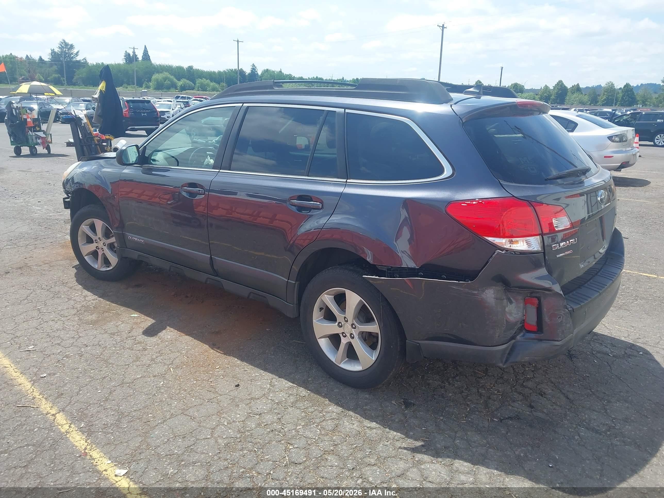 2013 Subaru Outback VIN 4S4BRBKCXD3279880 IAAI salvage auction — Unknown, Salvage (Oregon), sold $550 on 2026-07-09 (photo 3)
