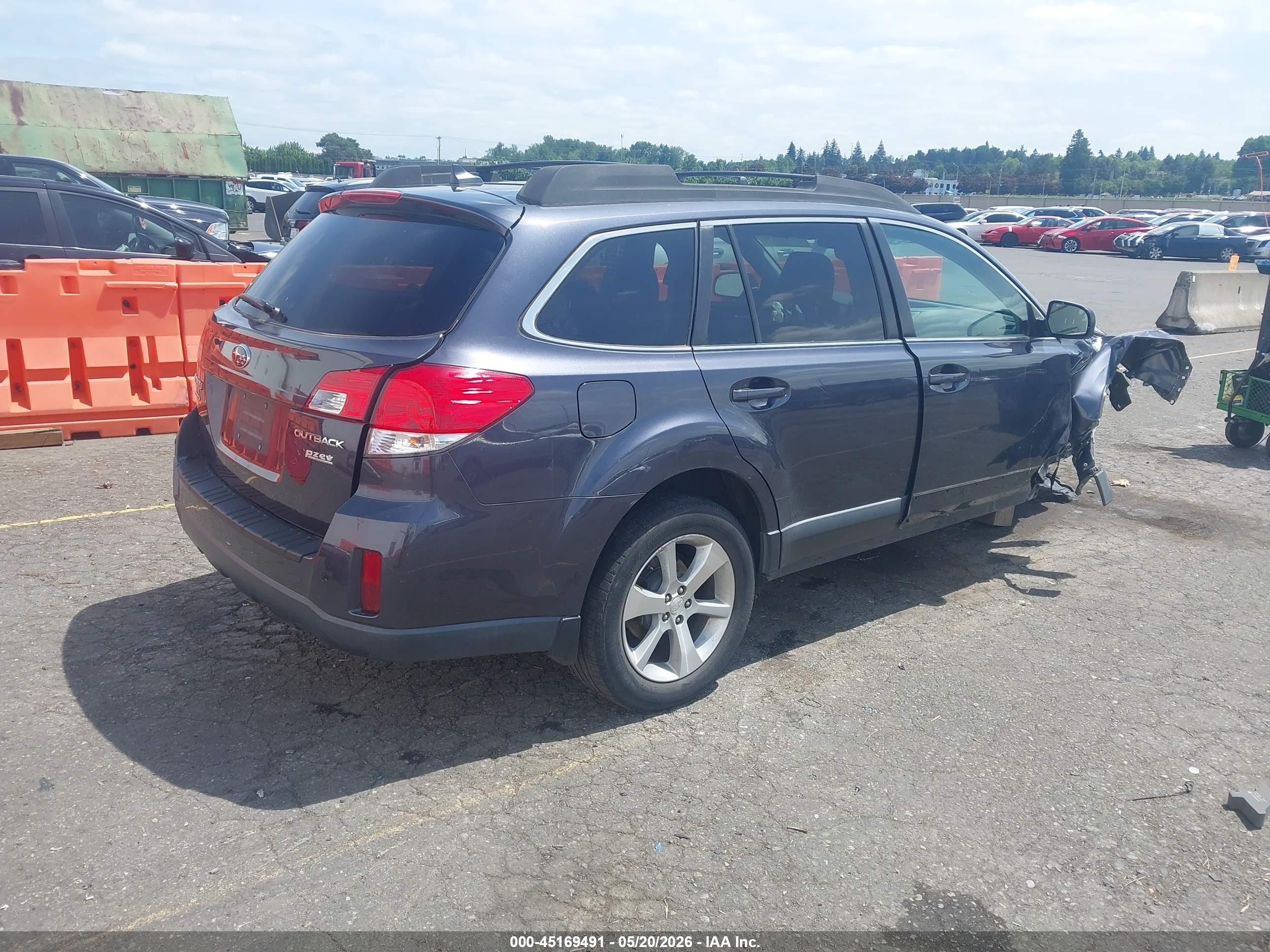 2013 Subaru Outback VIN 4S4BRBKCXD3279880 IAAI salvage auction — Unknown, Salvage (Oregon), sold $550 on 2026-07-09 (photo 4)