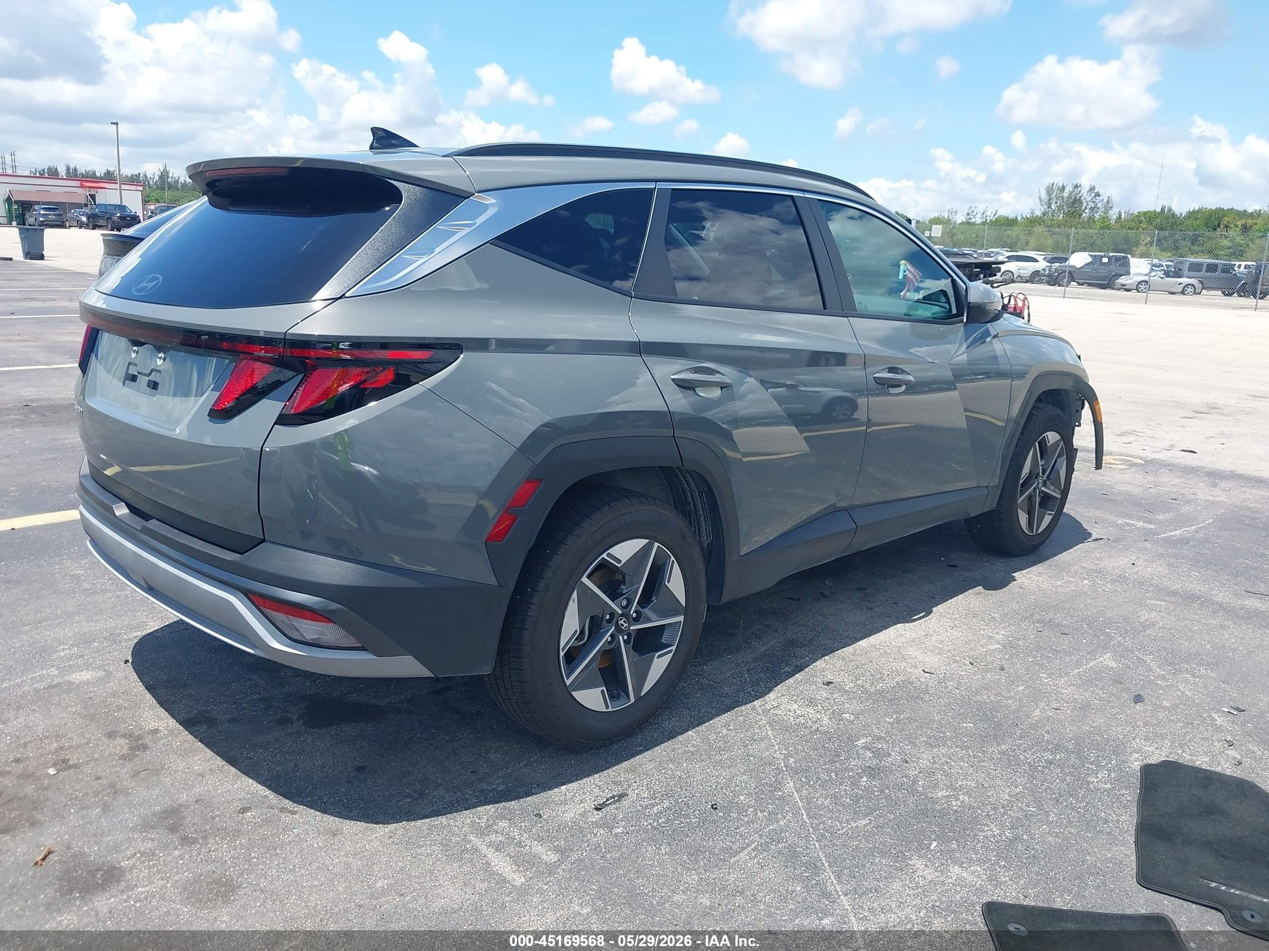 2025 Hyundai Tucson VIN 5NMJB3DE7SH474018 IAAI salvage auction — Unknown, Rebuildable (Florida), sold $8,000 on 2026-07-10 (photo 4)