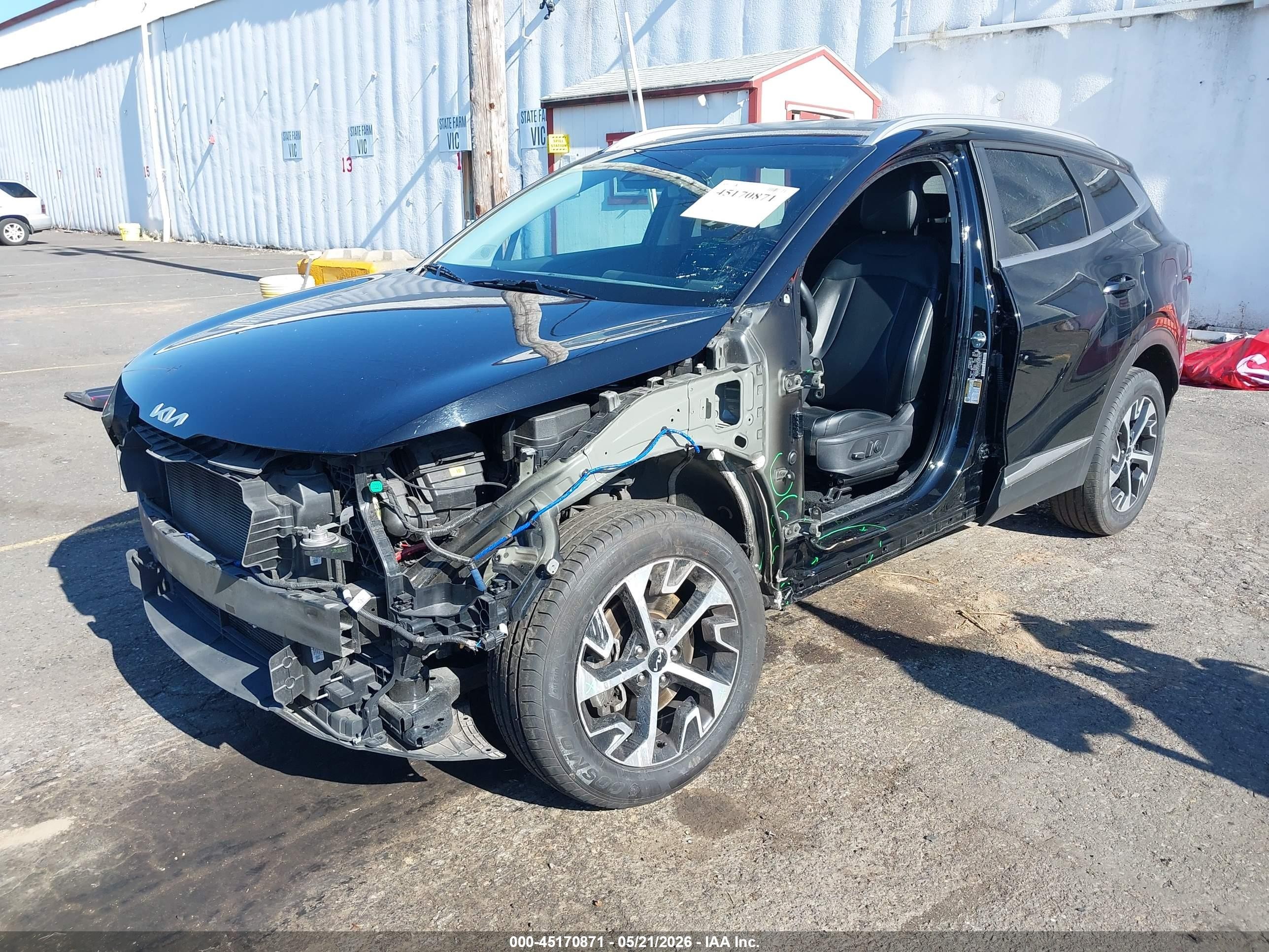 2024 Kia Sportage VIN 5XYK3CDF4RG179425 IAAI salvage auction — Side, Salvage (Oregon), sold $6,300 on 2026-07-09 (photo 2)