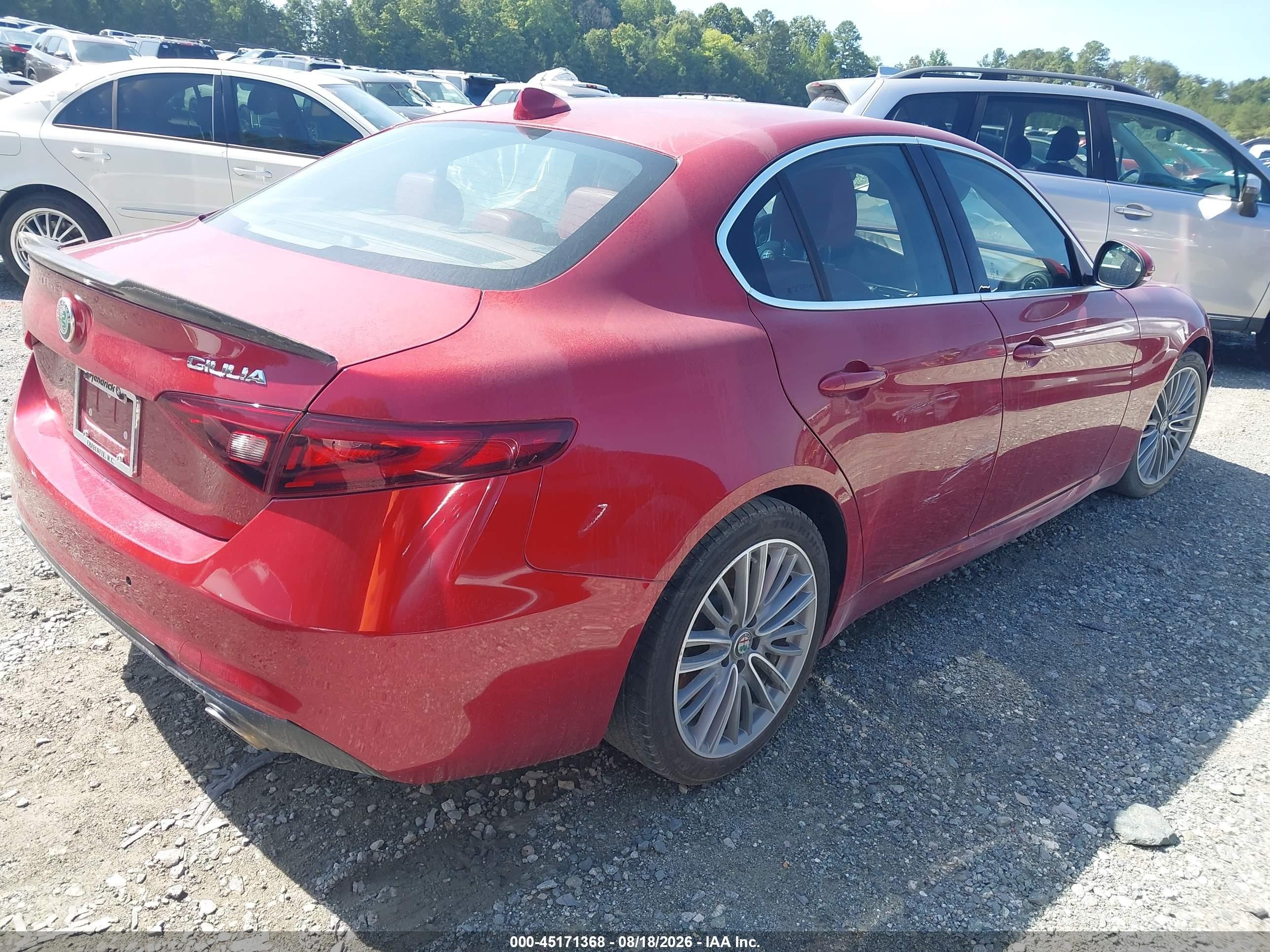 2017 Alfa romeo Giulia VIN ZARFAECN4H7557448 IAAI salvage auction — Unknown, Salvage (North Carolina), sold $3,300 on 2026-09-03 (photo 4)