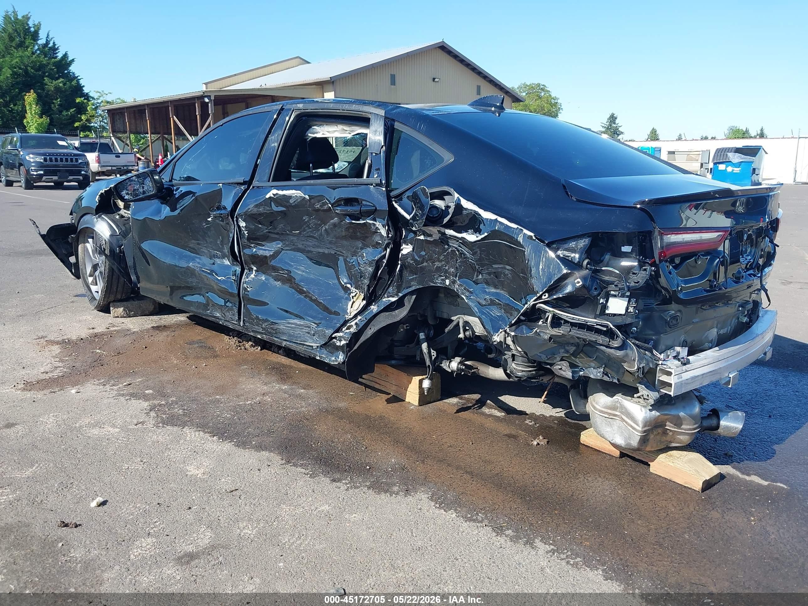 2025 Acura TLX VIN 19UUB6F58SA003809 IAAI salvage auction — Front & Rear, Salvage (Oregon), sold $3,000 on 2026-09-12 (photo 3)