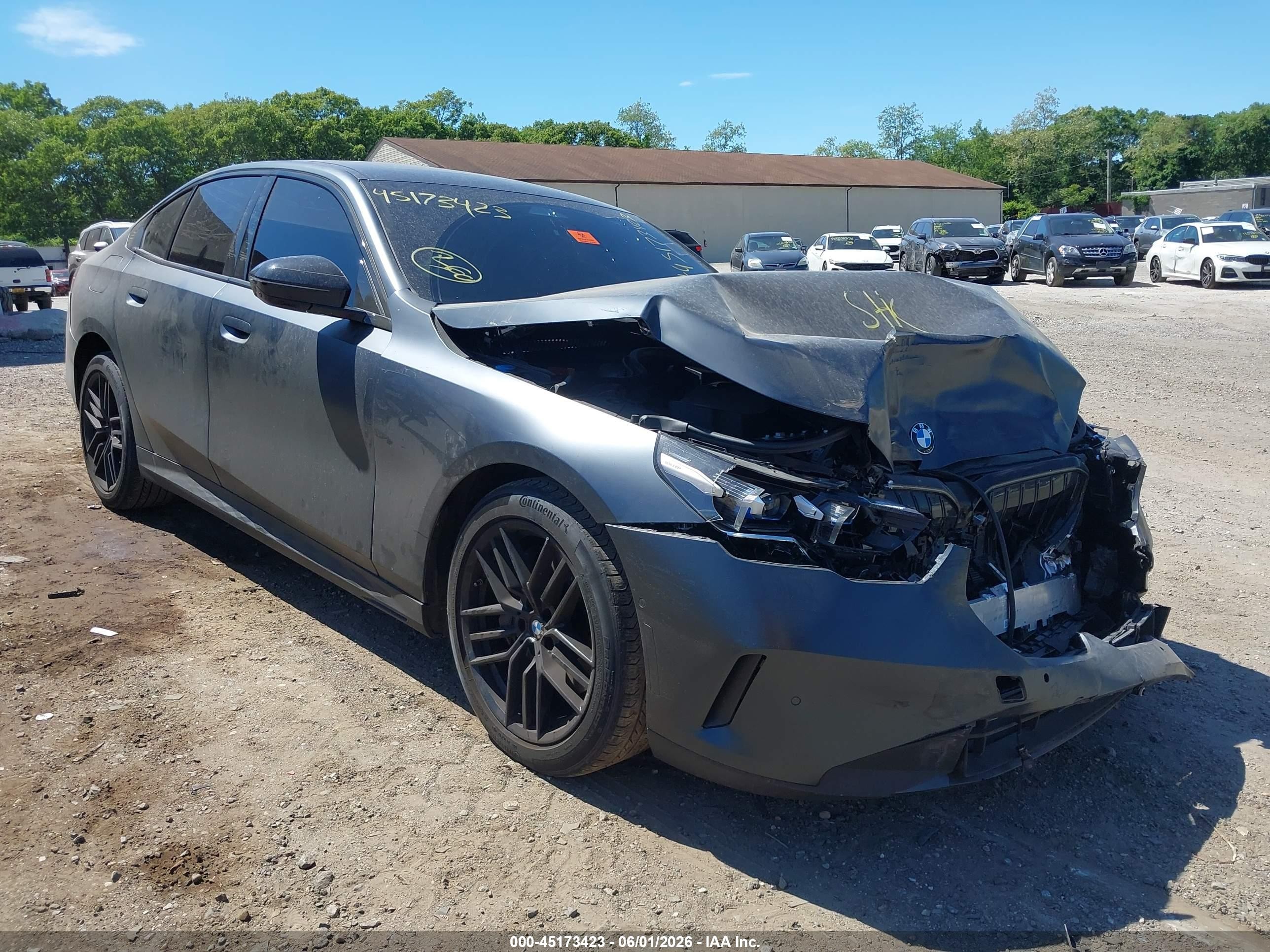 2025 BMW 5er VIN WBA63FJ08SCU39139 IAAI salvage auction — Biohazard/Chemical, Mv-907A (New York), sold $22,300 on 2026-09-11 (photo 1)