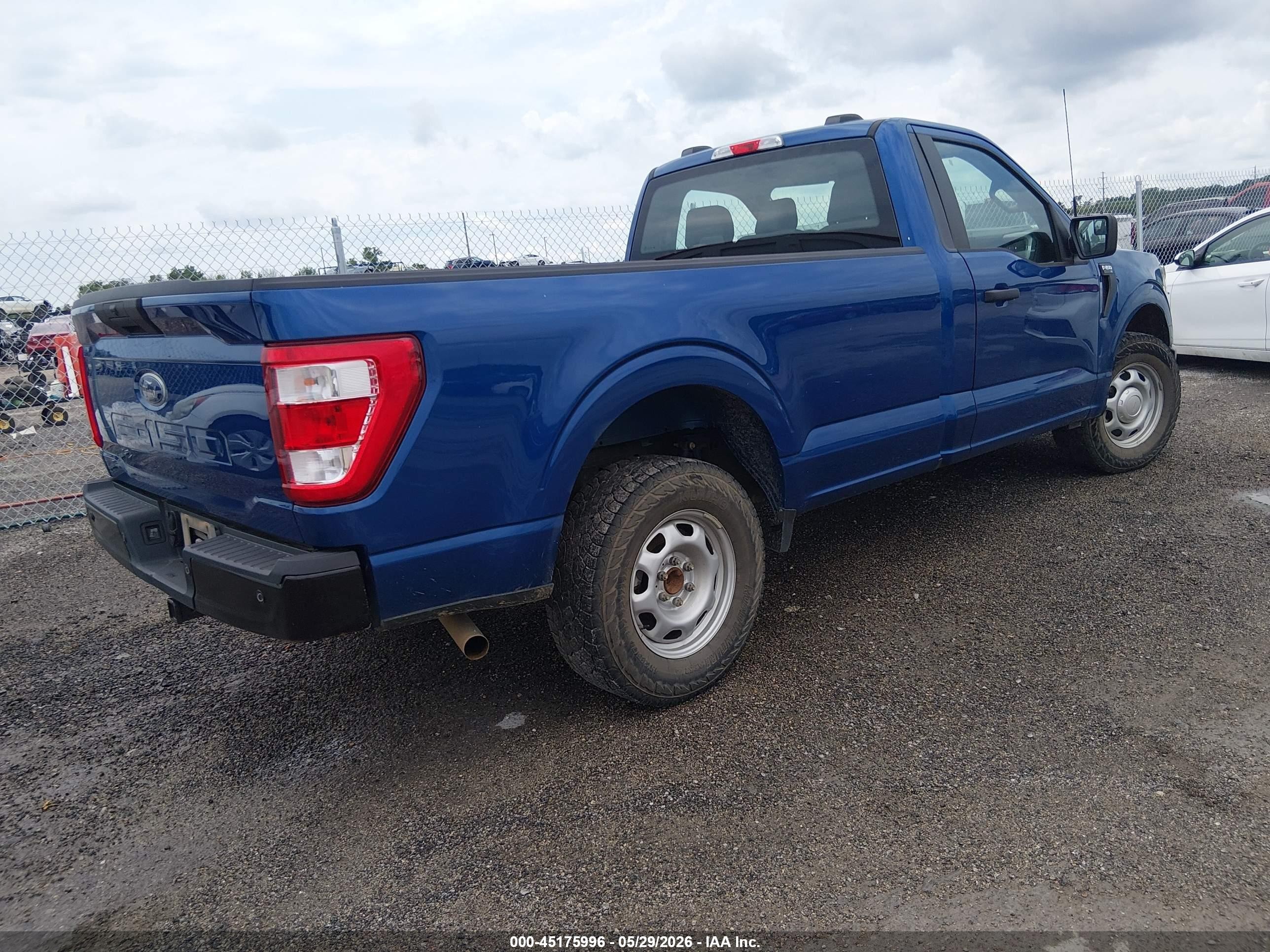 2023 Ford F-150 VIN 1FTMF1CB8PKD35444 IAAI salvage auction — Normal Wear, SF97 (Oklahoma), sold $13,825 on 2026-07-09 (photo 4)