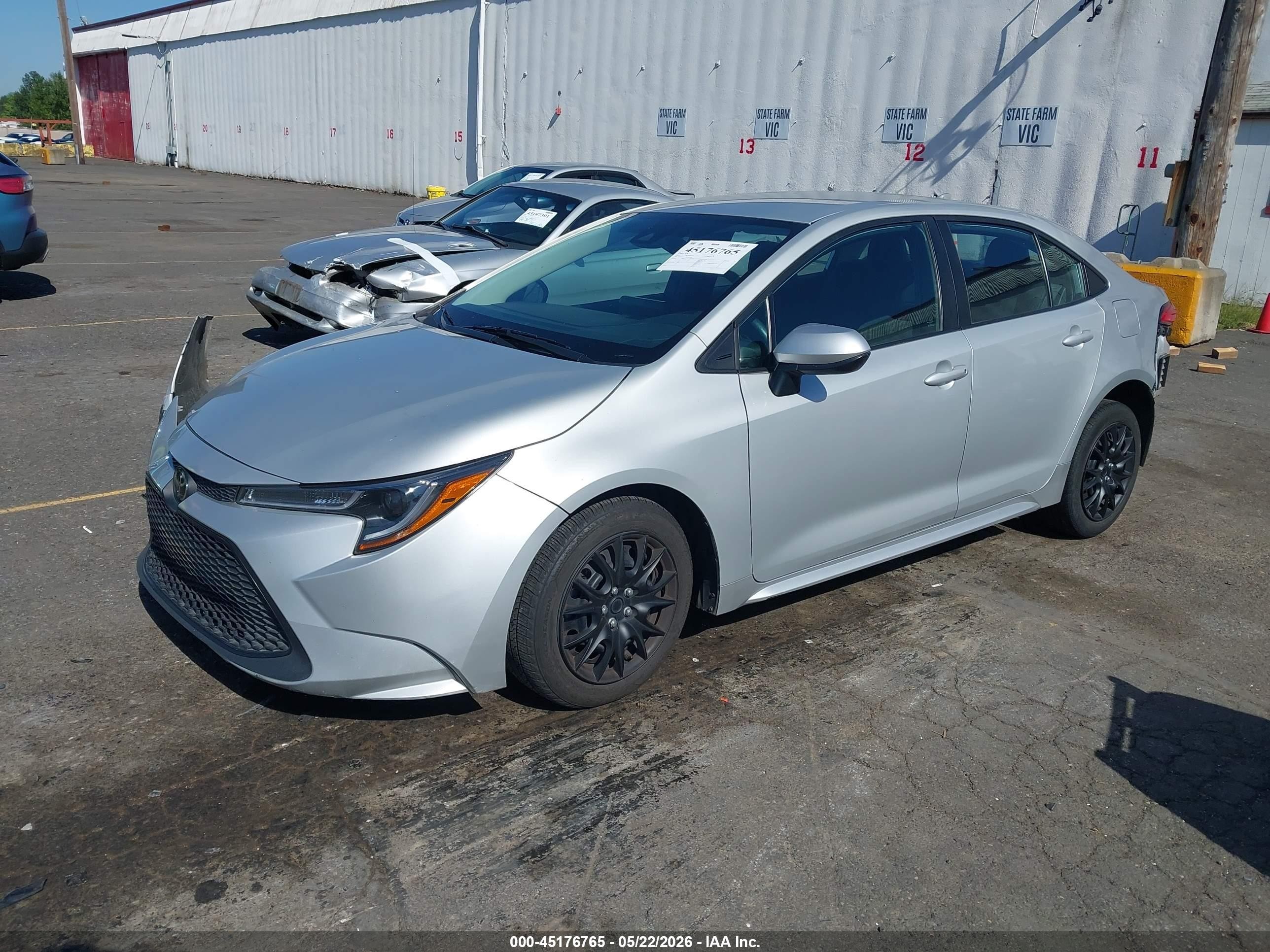2022 Toyota Corolla VIN 5YFEPMAE3NP326360 IAAI salvage auction — Side, Salvage (Oregon), sold $3,350 on 2026-07-09 (photo 2)