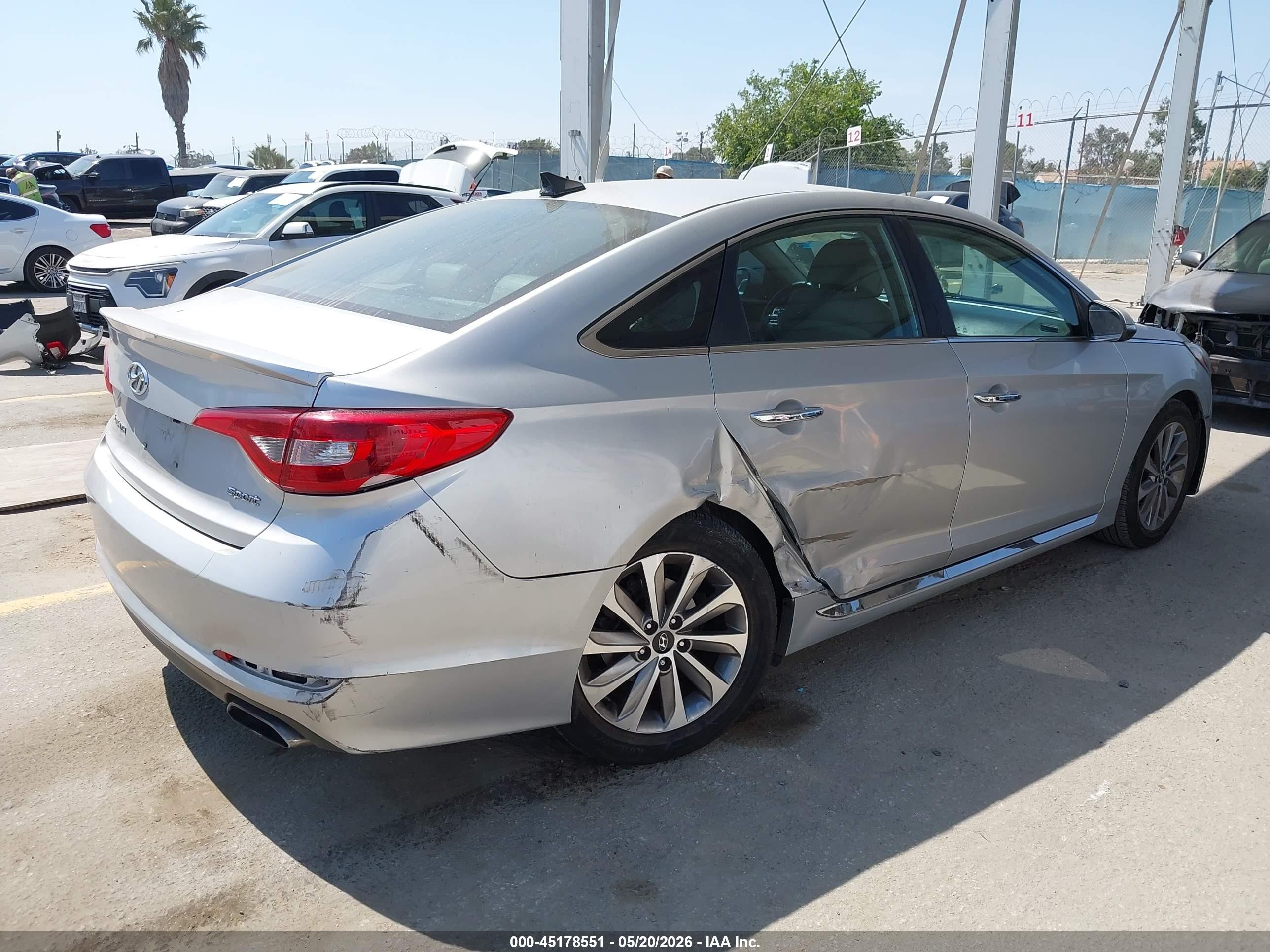 2016 Hyundai Sonata VIN 5NPE34AF5GH403024 IAAI salvage auction — Rear End, Salvage (California), sold $1,250 on 2026-07-12 (photo 4)