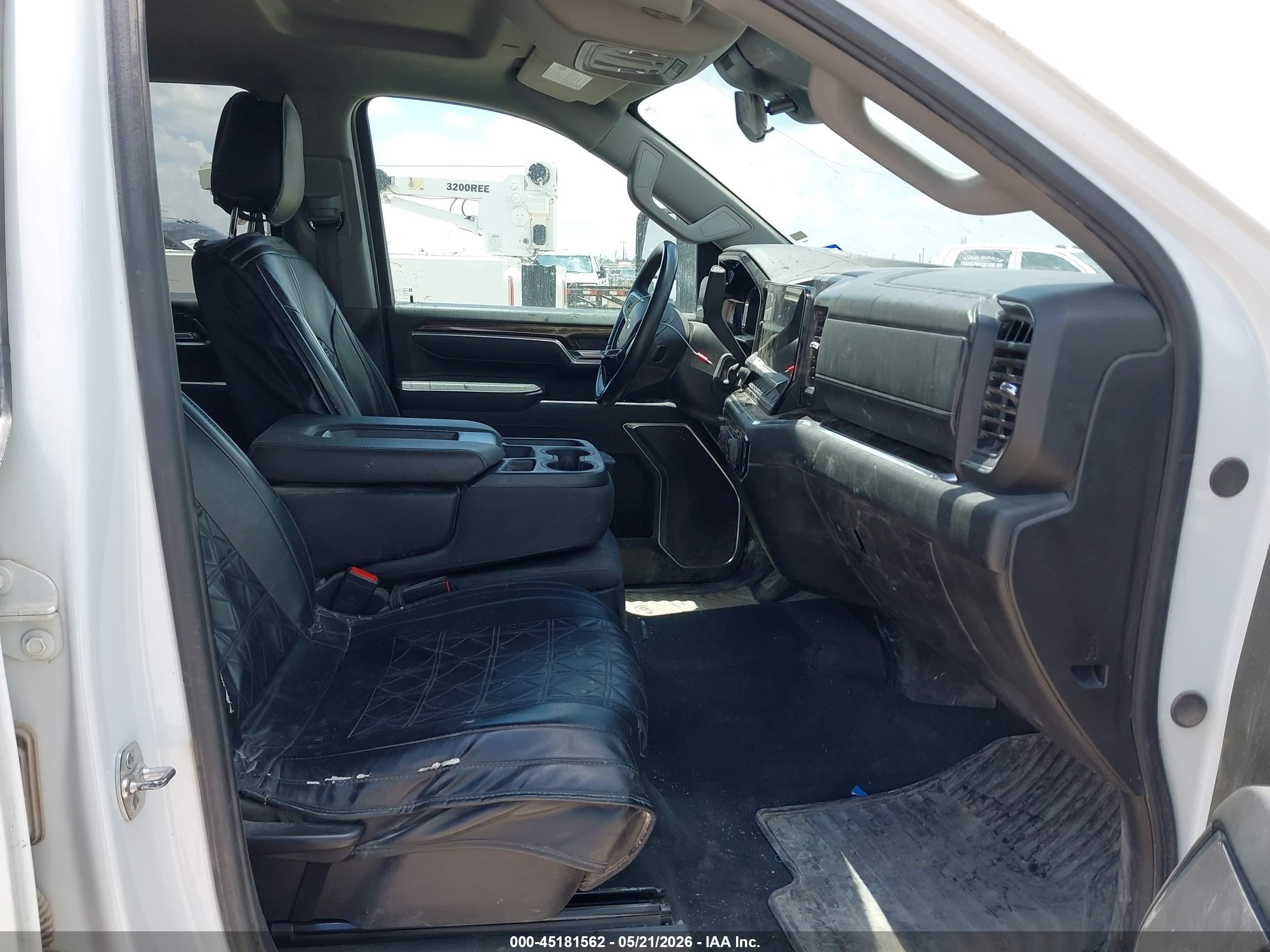 2025 Chevrolet Silverado VIN 1GB4KTEY2SF308450 IAAI salvage auction — Side, Enterprise Vehicles Clear Only (Texas), sold $40,050 on 2026-07-07 (photo 6)