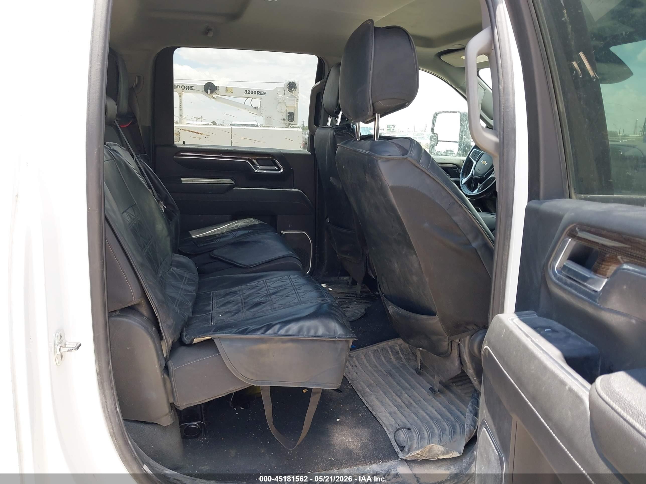 2025 Chevrolet Silverado VIN 1GB4KTEY2SF308450 IAAI salvage auction — Side, Enterprise Vehicles Clear Only (Texas), sold $40,050 on 2026-07-07 (photo 7)