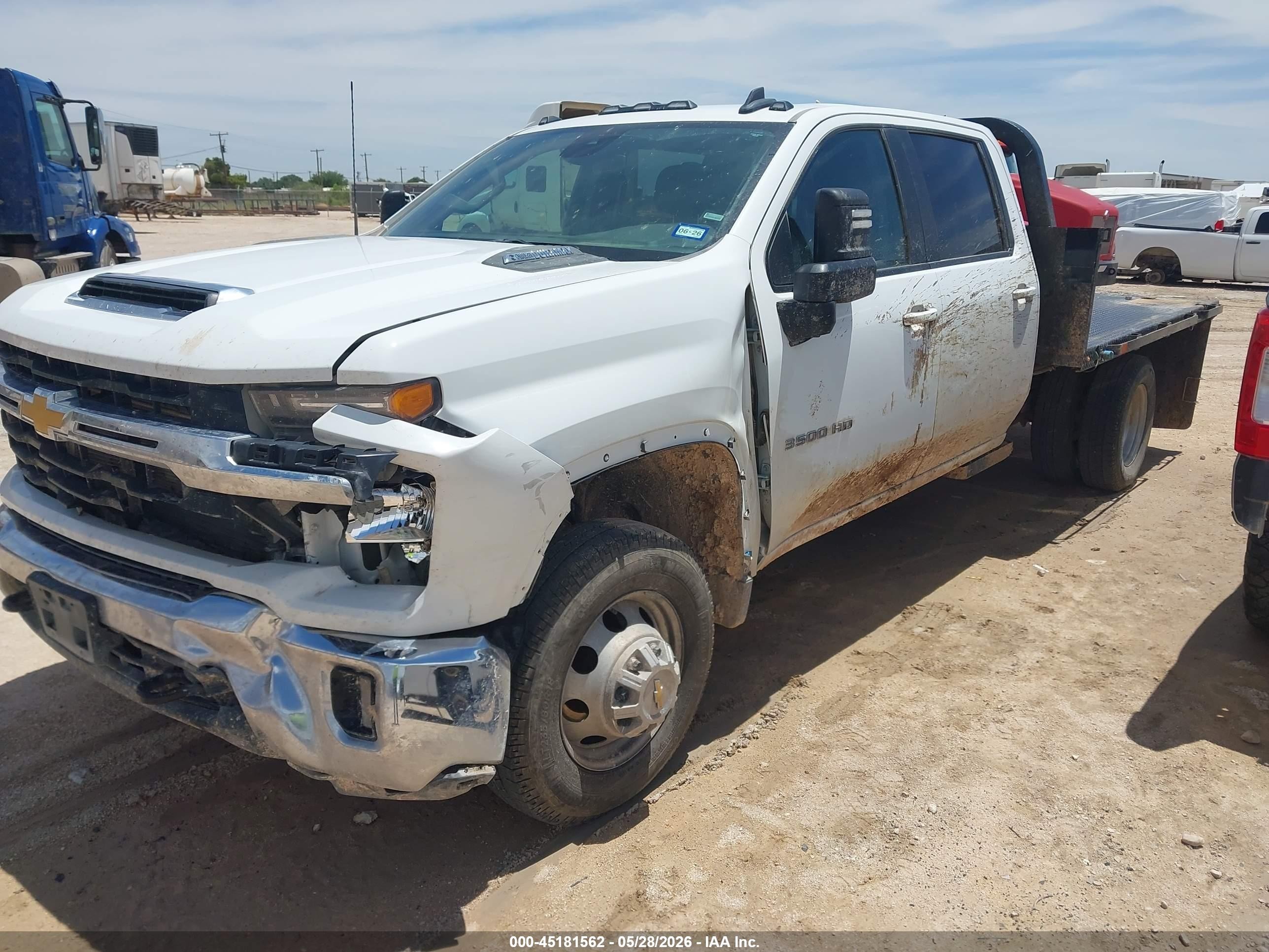 2025 Chevrolet Silverado VIN 1GB4KTEY2SF308450 IAAI salvage auction — Side, Enterprise Vehicles Clear Only (Texas), sold $40,050 on 2026-07-07 (photo 2)