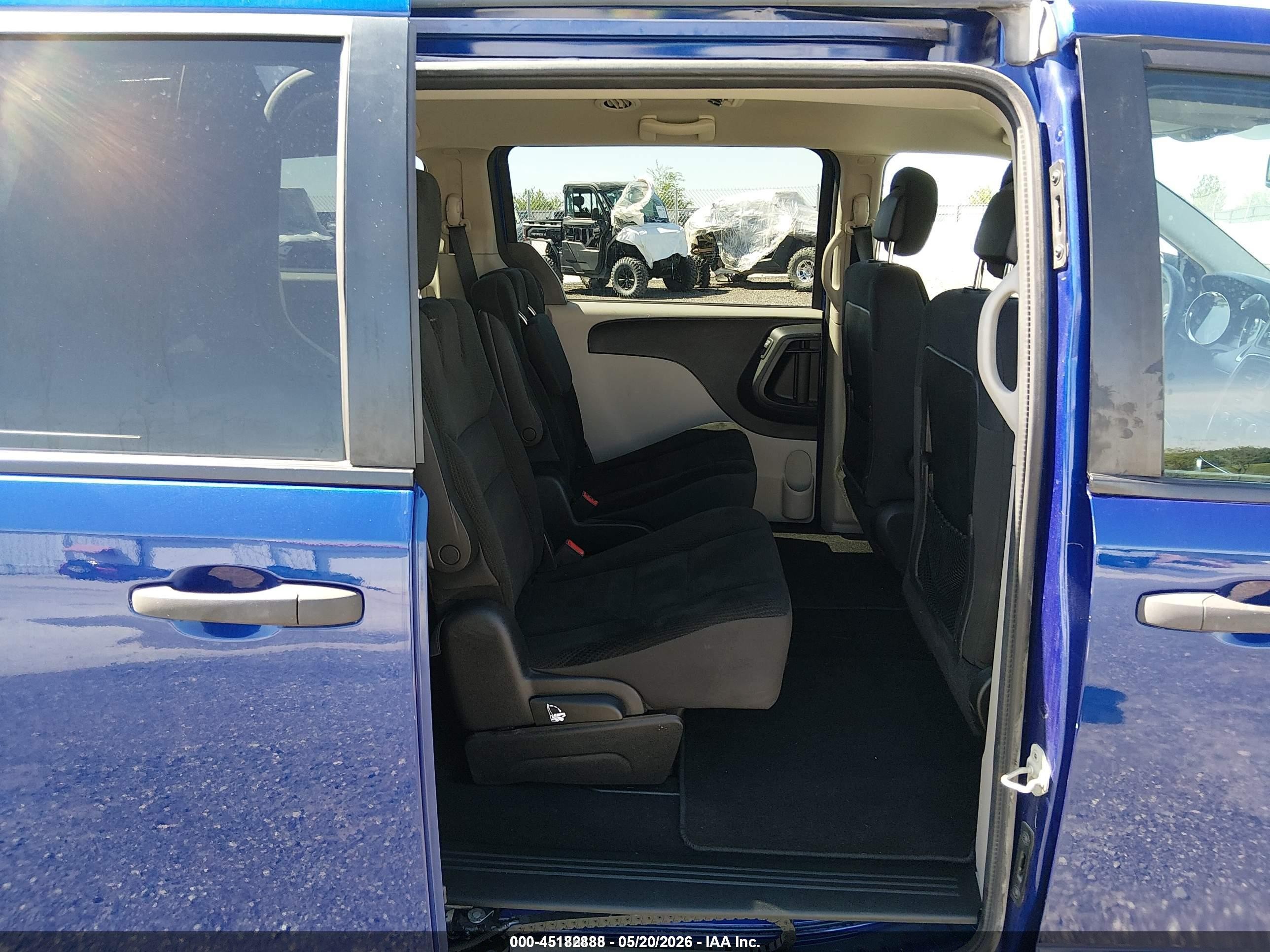 2019 Dodge Grand Caravan VIN 2C4RDGBG0KR639230 IAAI salvage auction — Hail, Sf97 (Iowa), sold $9,700 on 2026-07-09 (photo 8)