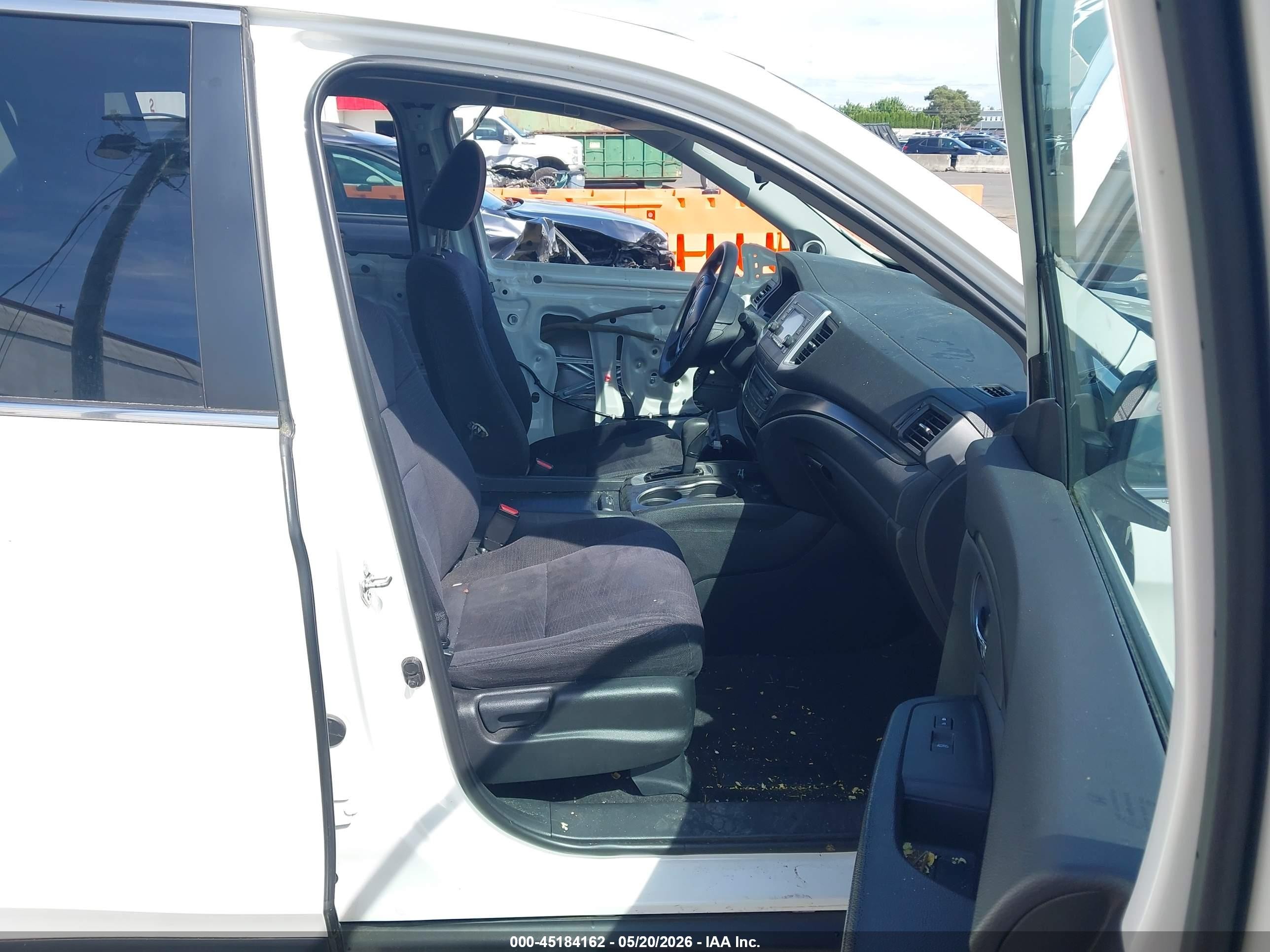 2017 Honda Pilot VIN 5FNYF6H15HB079230 IAAI salvage auction — Side, Salvage (Oregon), sold $4,150 on 2026-07-03 (photo 5)