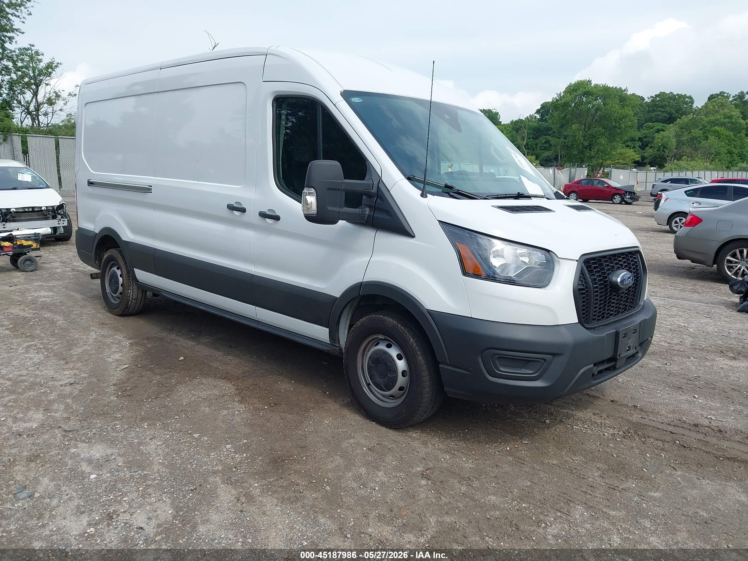 2025 Ford Transit-250 VIN 1FTBR1C88SKA99129 — IAAI salvage auction photo