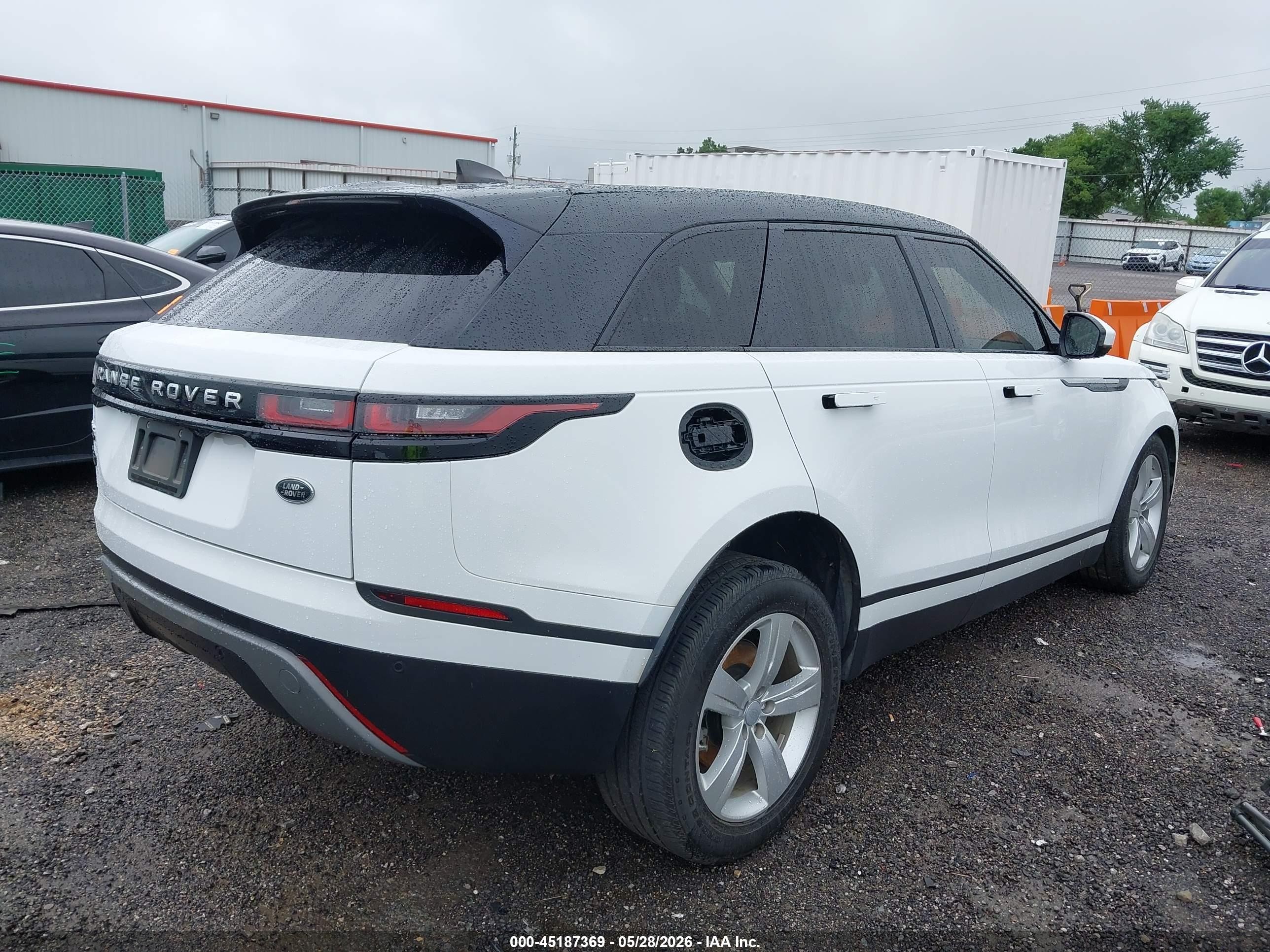 2020 Land rover Range rover velar VIN SALYB2EX6LA269481 IAAI salvage auction — Unknown, Clear (Oklahoma), sold $9,650 on 2026-09-08 (photo 4)