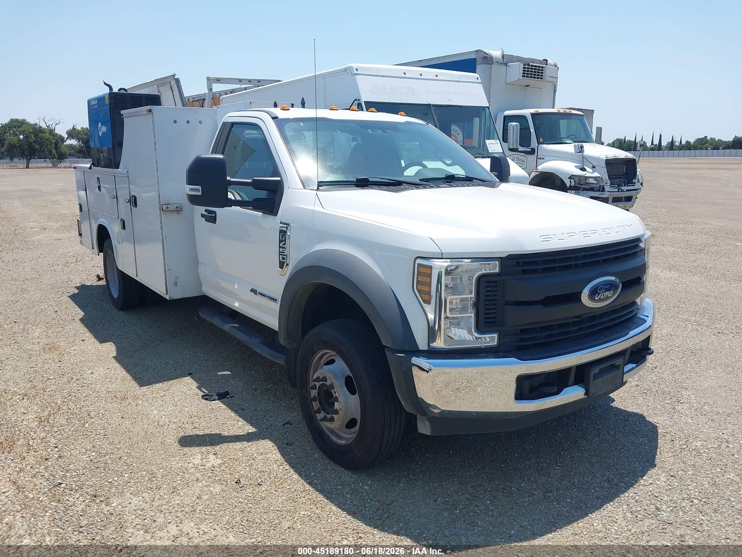 2018 Ford F-450 VIN 1FDUF4GT8JEC46849 — IAAI salvage auction photo