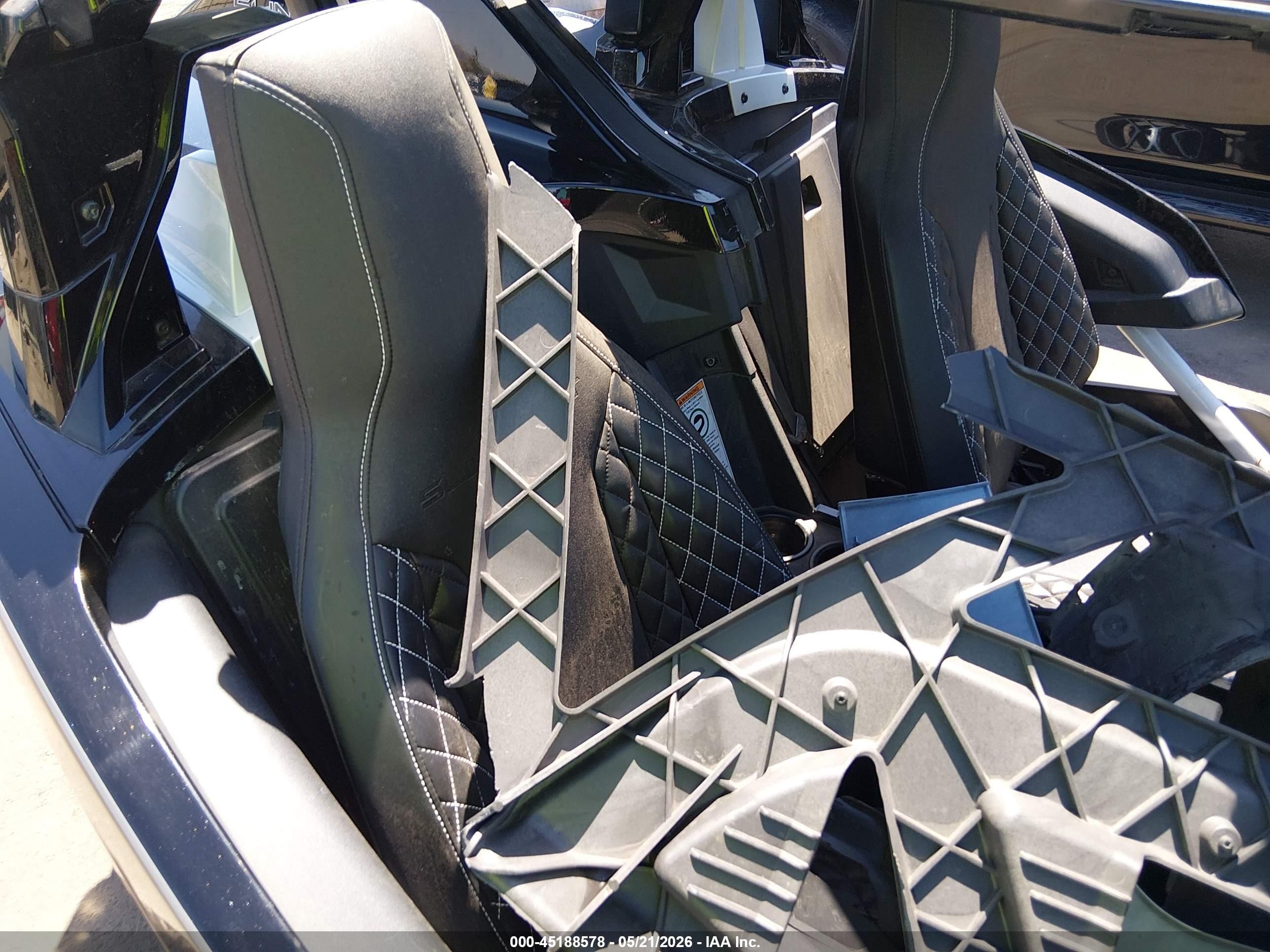2019 Polaris SLINGSHOT VIN 57XAAPFA0K8135274 IAAI salvage auction — Unknown, Salvage (Arizona), sold $1,000 on 2026-07-07 (photo 8)