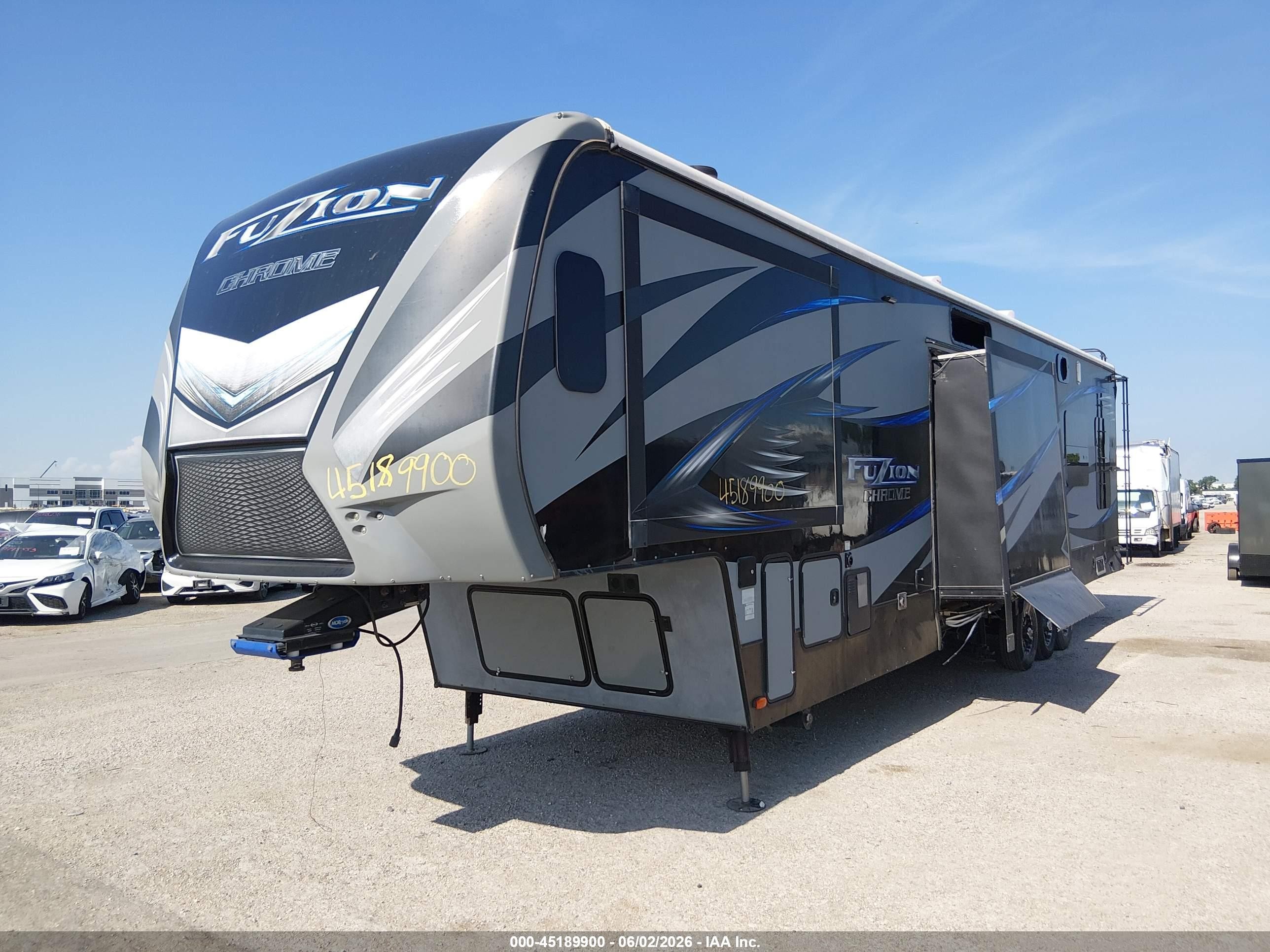 2016 Keystone Rv Fuzion VIN 4YDF42235GF810410 IAAI salvage auction — Storm Damage, Original (Texas), sold $4,500 on 2026-09-09 (photo 2)