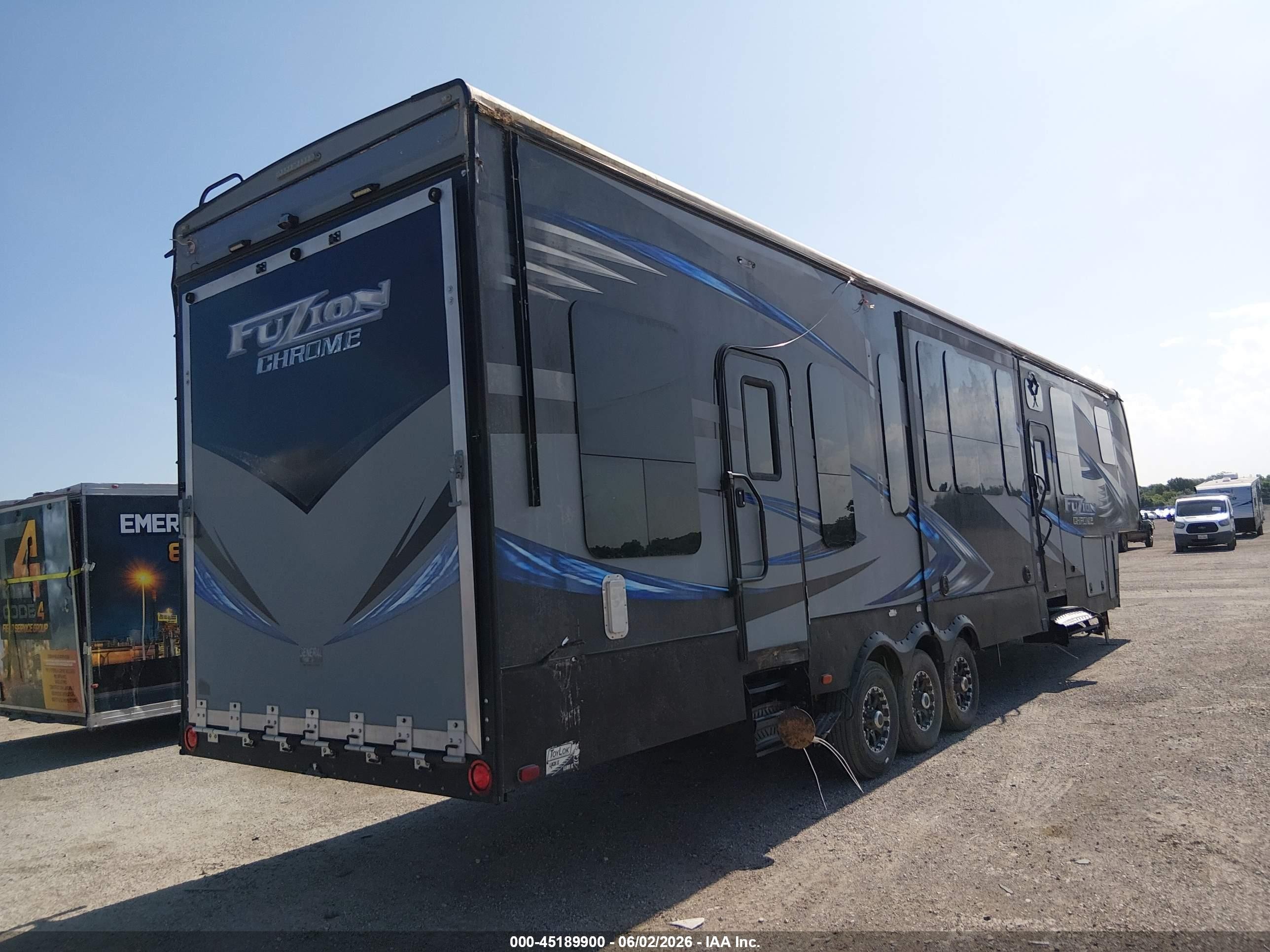 2016 Keystone Rv Fuzion VIN 4YDF42235GF810410 IAAI salvage auction — Storm Damage, Original (Texas), sold $4,500 on 2026-09-09 (photo 4)