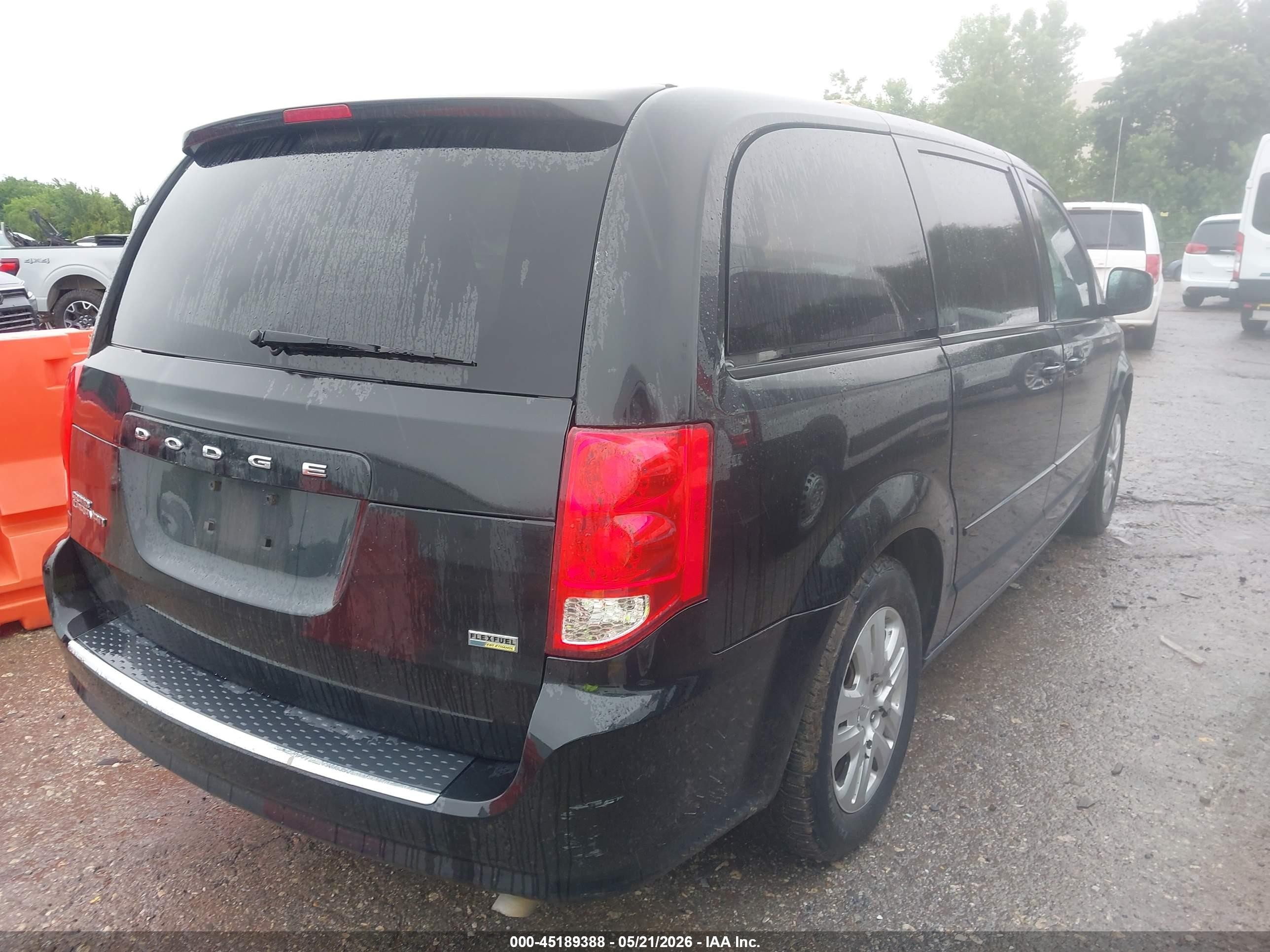 2016 Dodge Grand Caravan VIN 2C4RDGBG7GR100594 IAAI salvage auction — Normal Wear, SF97 (Oklahoma), sold $4,500 on 2026-07-09 (photo 4)