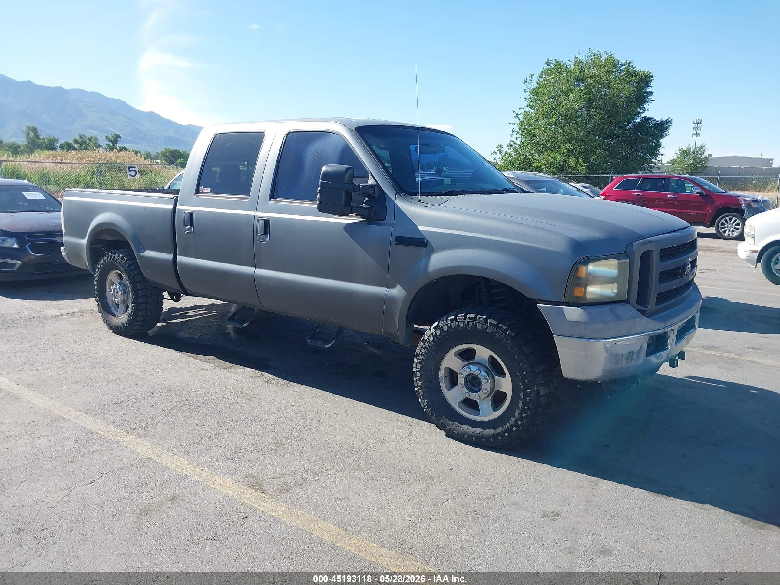 2005 Ford F-250 VIN 1FTSW21P95EA87924 IAAI salvage auction — Front & Rear, Salvage (Texas), sold $375 on 2026-07-02 (photo 1)