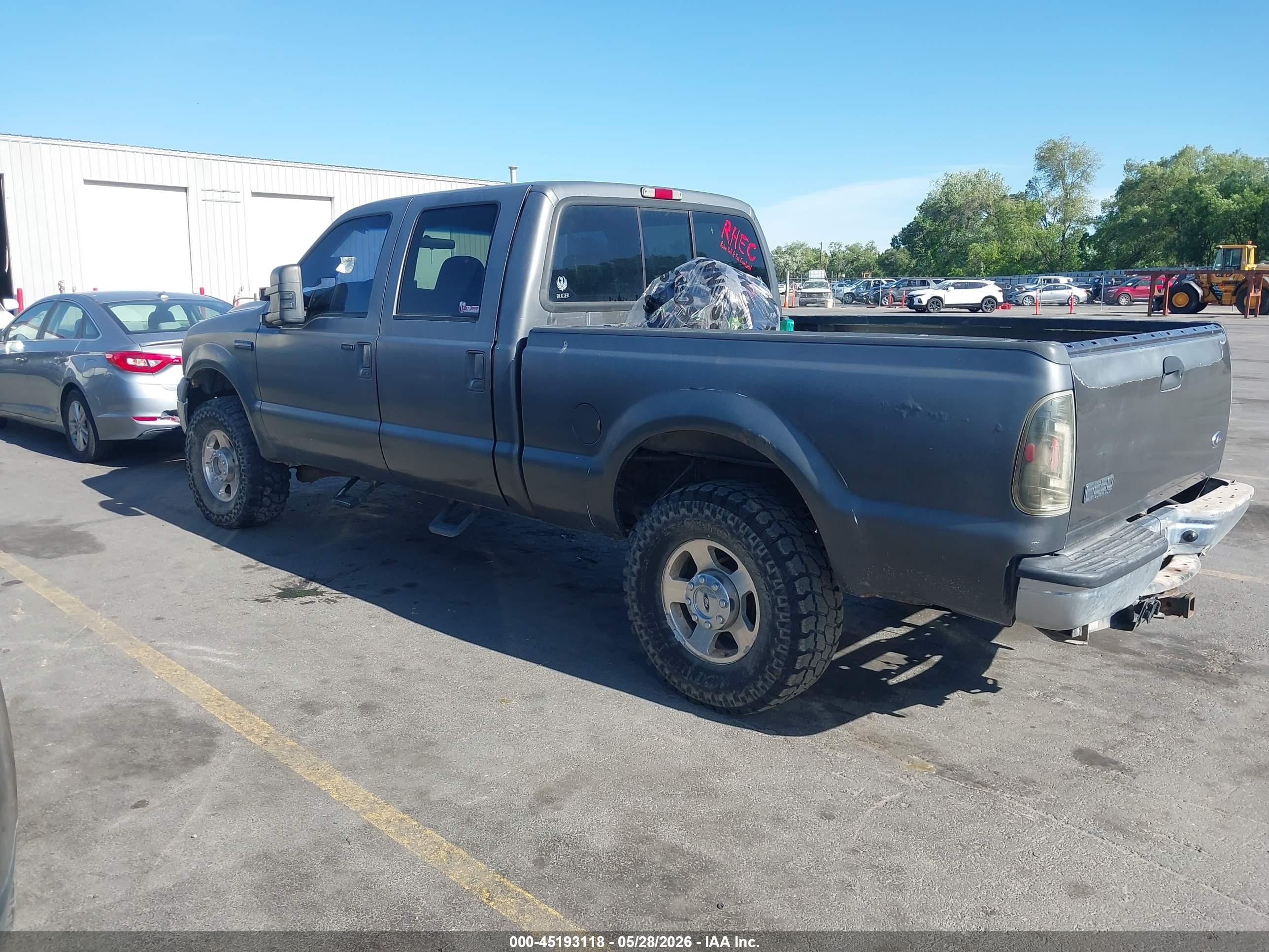 2005 Ford F-250 VIN 1FTSW21P95EA87924 IAAI salvage auction — Front & Rear, Salvage (Texas), sold $375 on 2026-07-02 (photo 3)