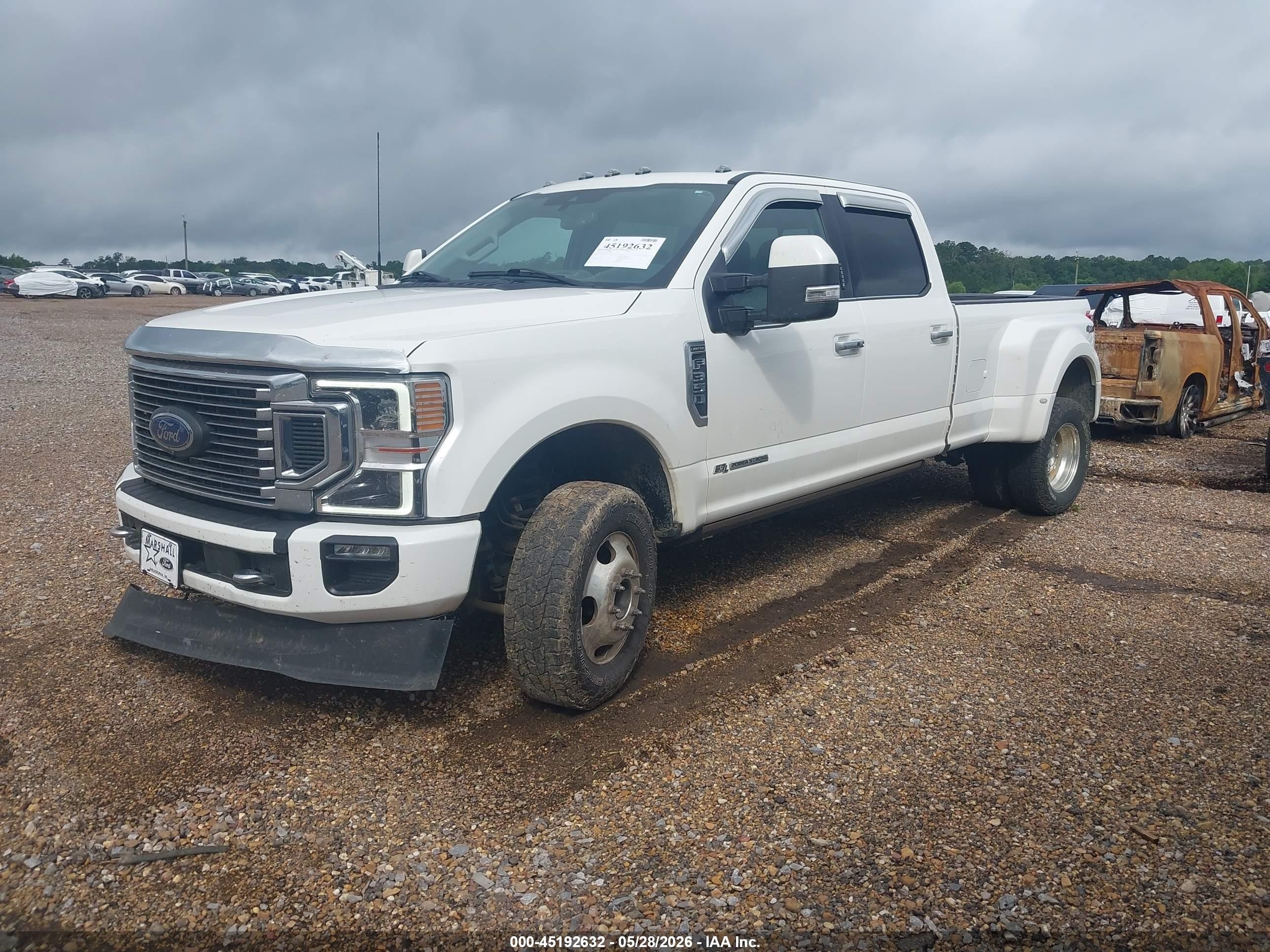 2022 Ford F-350 super duty VIN 1FT8W3DT3NEC06107 IAAI salvage auction — Side, Salvage (Mississippi), sold $25,250 on 2026-06-10 (photo 2)
