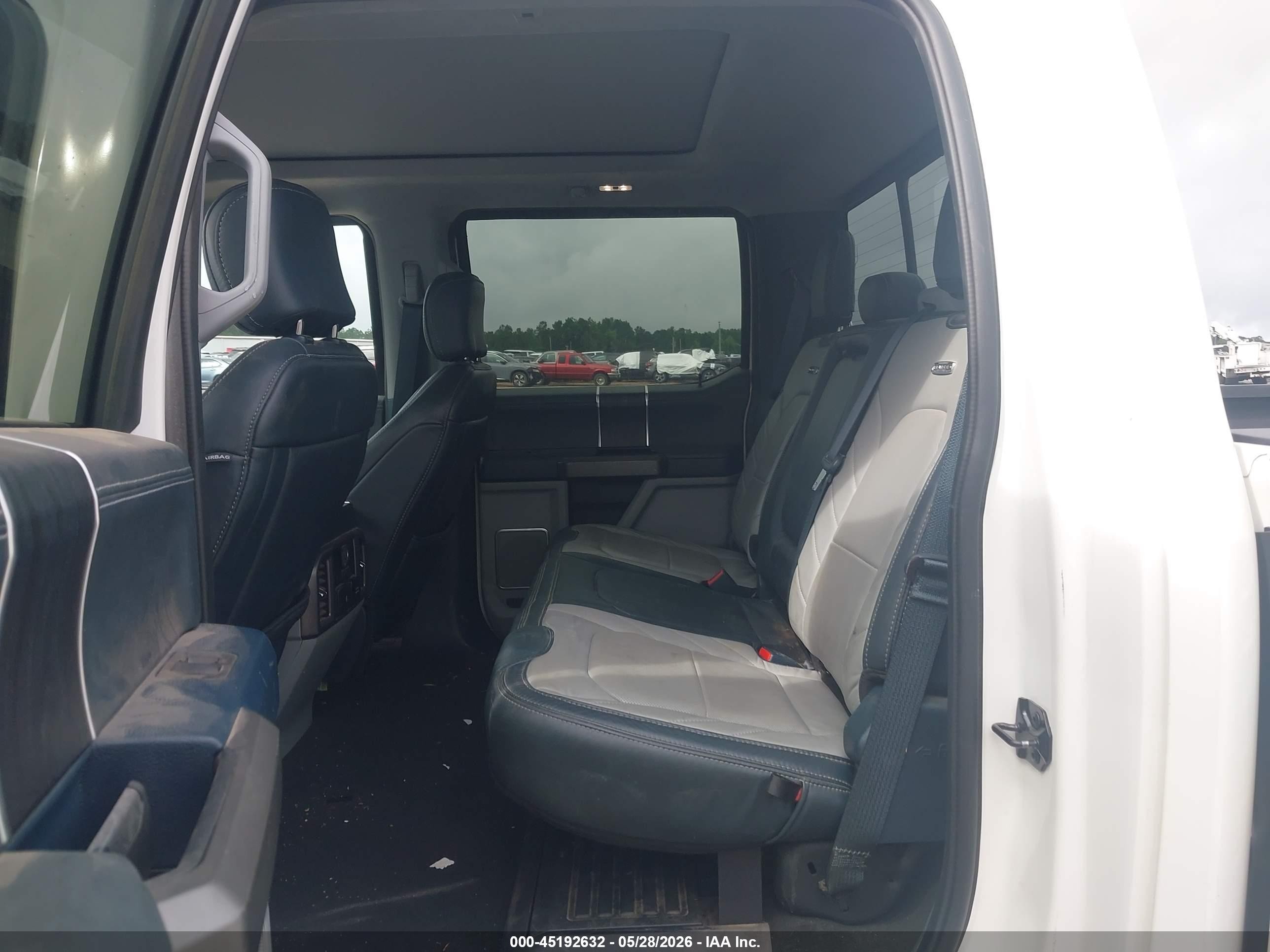 2022 Ford F-350 super duty VIN 1FT8W3DT3NEC06107 IAAI salvage auction — Side, Salvage (Mississippi), sold $25,250 on 2026-06-10 (photo 6)
