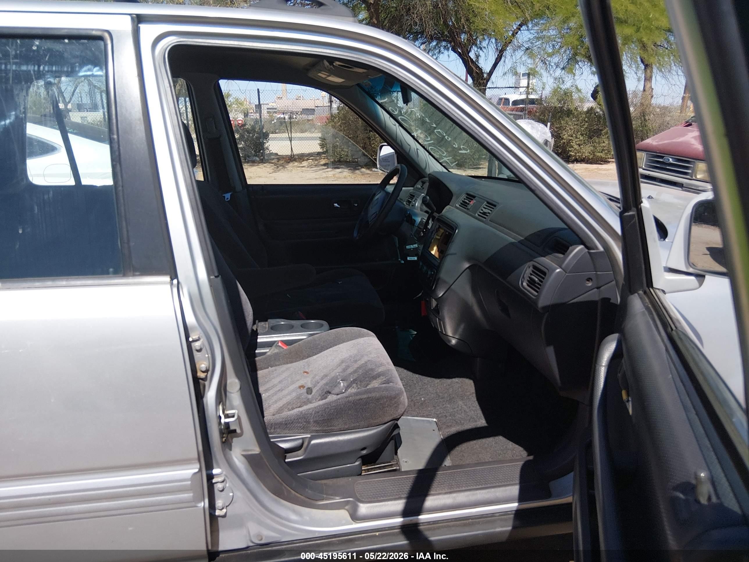 1999 Honda CR-V VIN JHLRD1867XC083867 IAAI salvage auction — Front End, Salvage (Arizona), sold $250 on 2026-07-04 (photo 5)