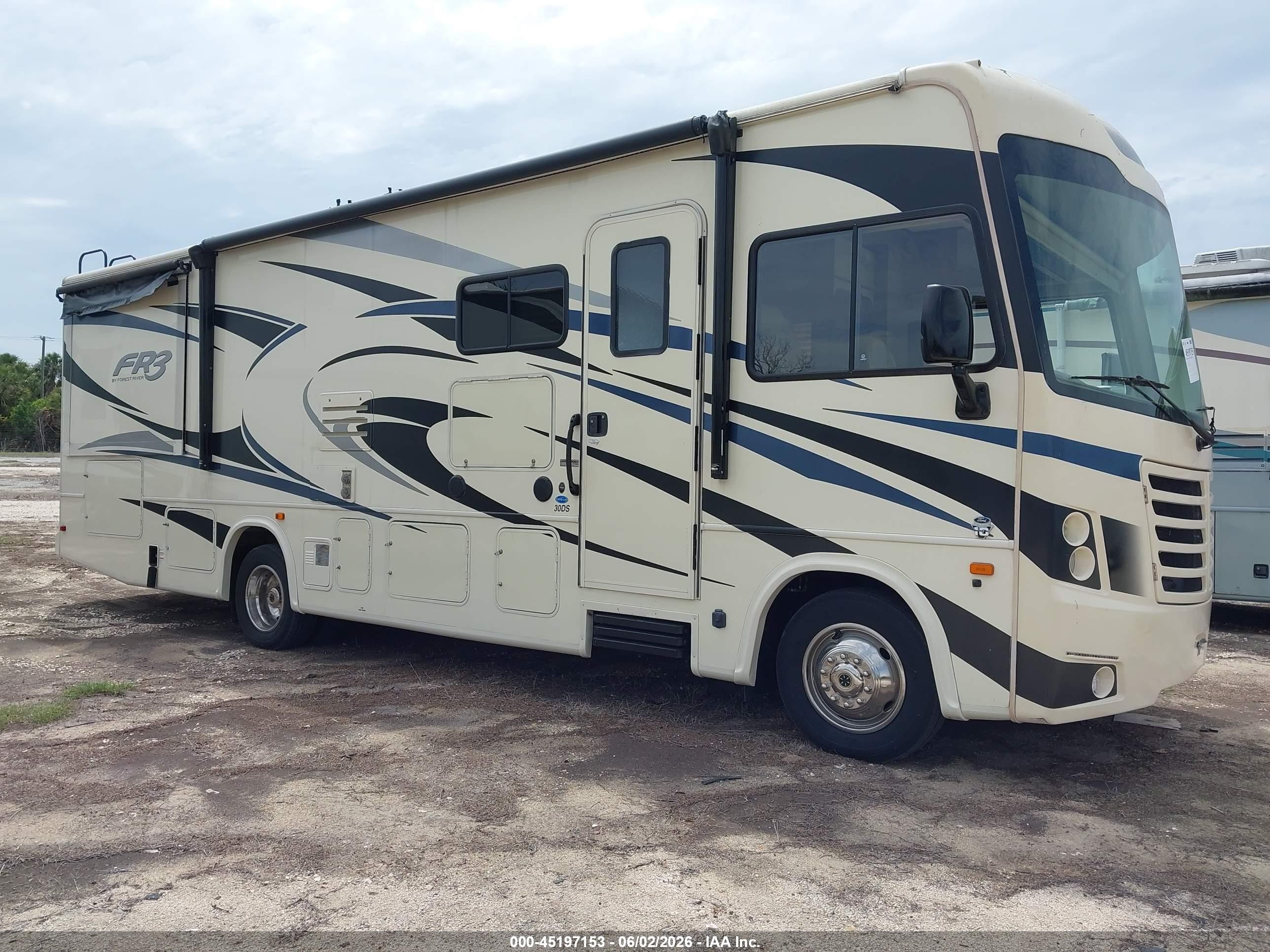 2020 Ford F53 VIN 1F65F5DY5K0A10353 — IAAI salvage auction photo
