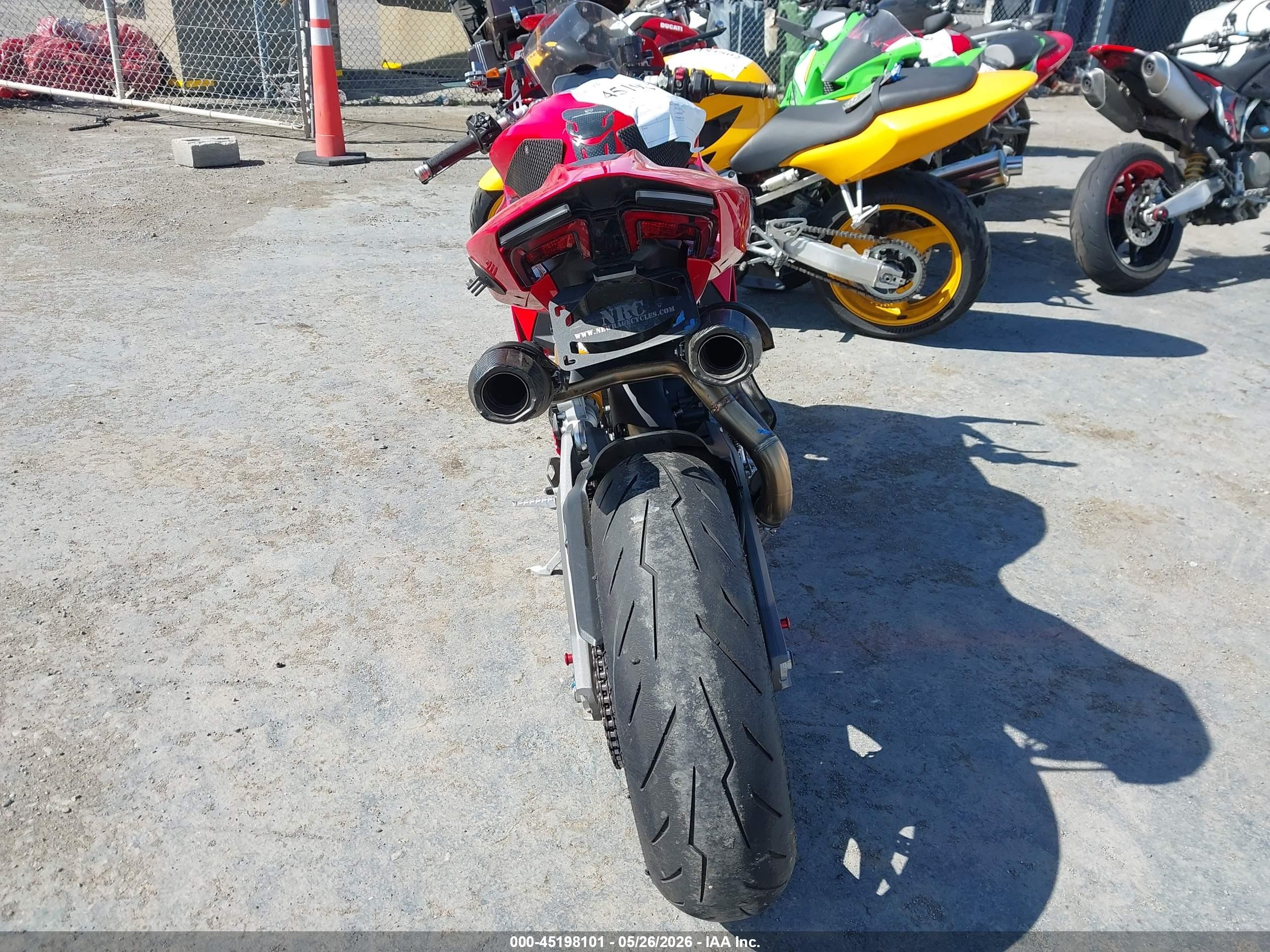 2025 Ducati PANIGALE VIN ZDMHAU8T2SB001104 IAAI salvage auction — Side, Salvage (California), sold $8,000 on 2026-07-09 (photo 6)