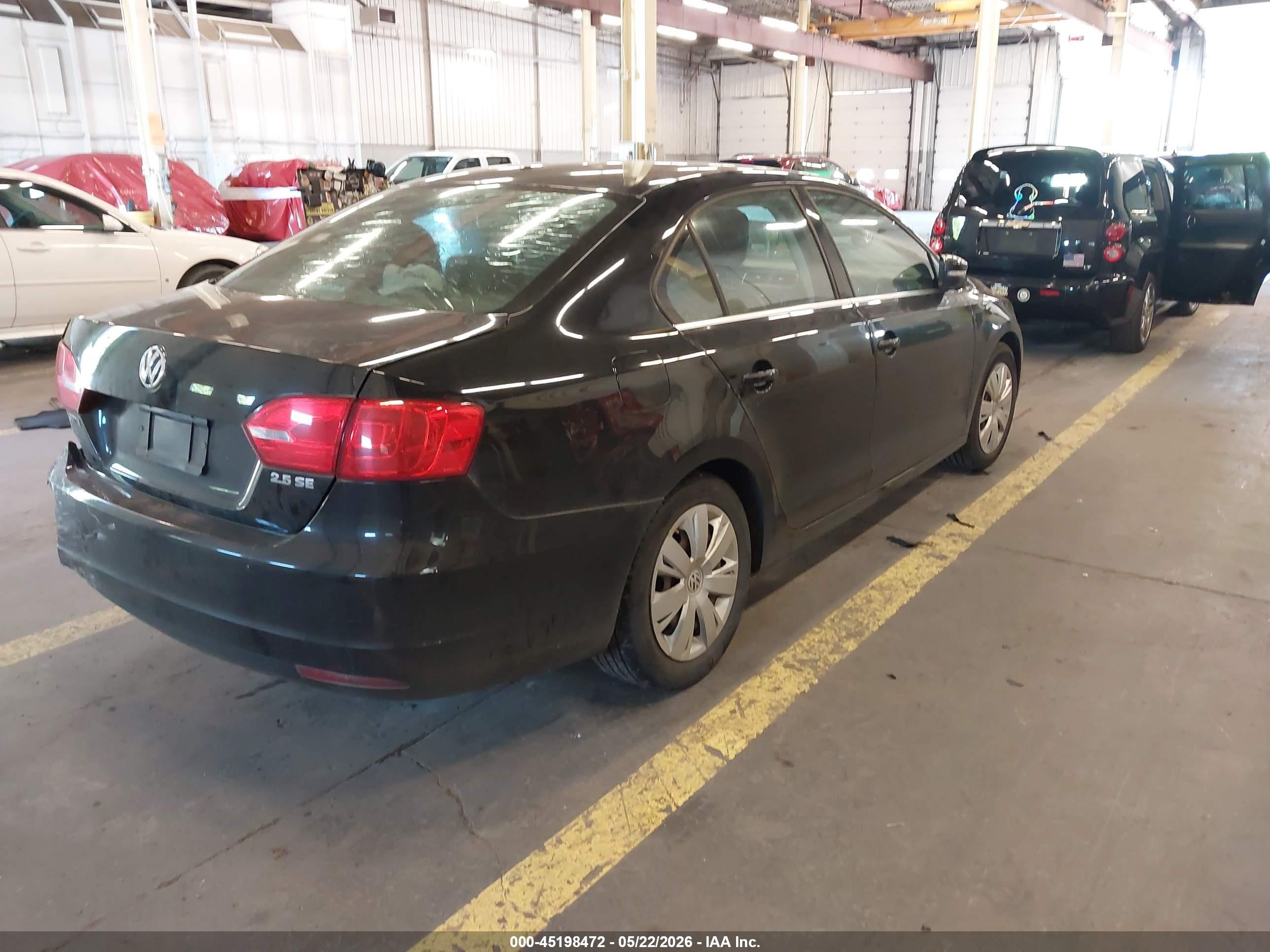 2013 Volkswagen Jetta VIN 3VWDP7AJ5DM292158 IAAI salvage auction — Rear End, Salvage (Oregon), sold $800 on 2026-07-05 (photo 4)
