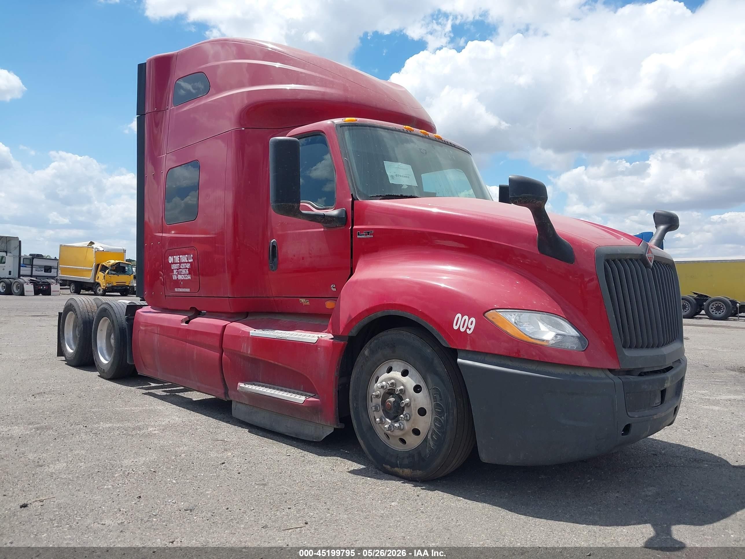 2021 International LT VIN 3HSDZAPR3MN063244 — IAAI salvage auction photo