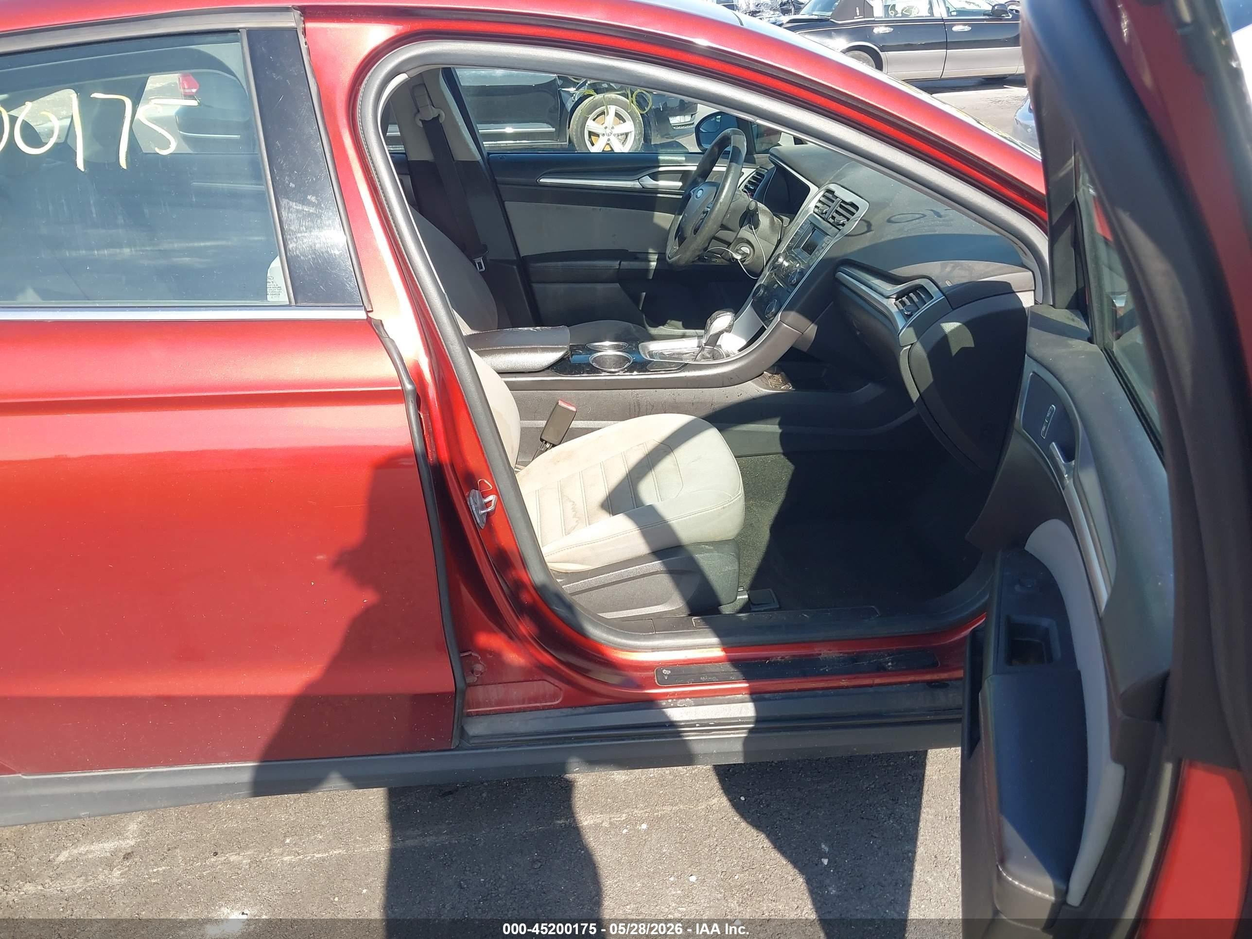 2014 Ford Fusion VIN 3FA6P0G72ER128939 IAAI salvage auction — Front End, Salvage (Illinois), sold $200 on 2026-07-10 (photo 5)