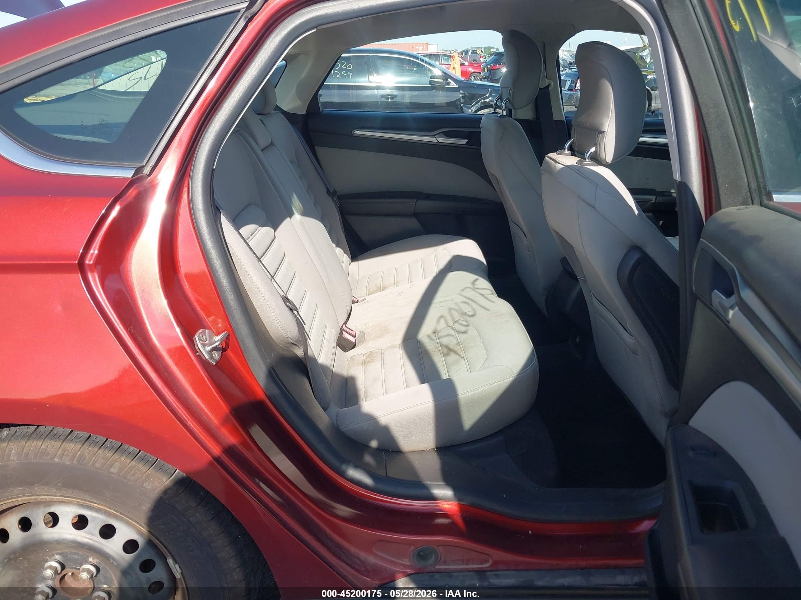 2014 Ford Fusion VIN 3FA6P0G72ER128939 IAAI salvage auction — Front End, Salvage (Illinois), sold $200 on 2026-07-10 (photo 8)