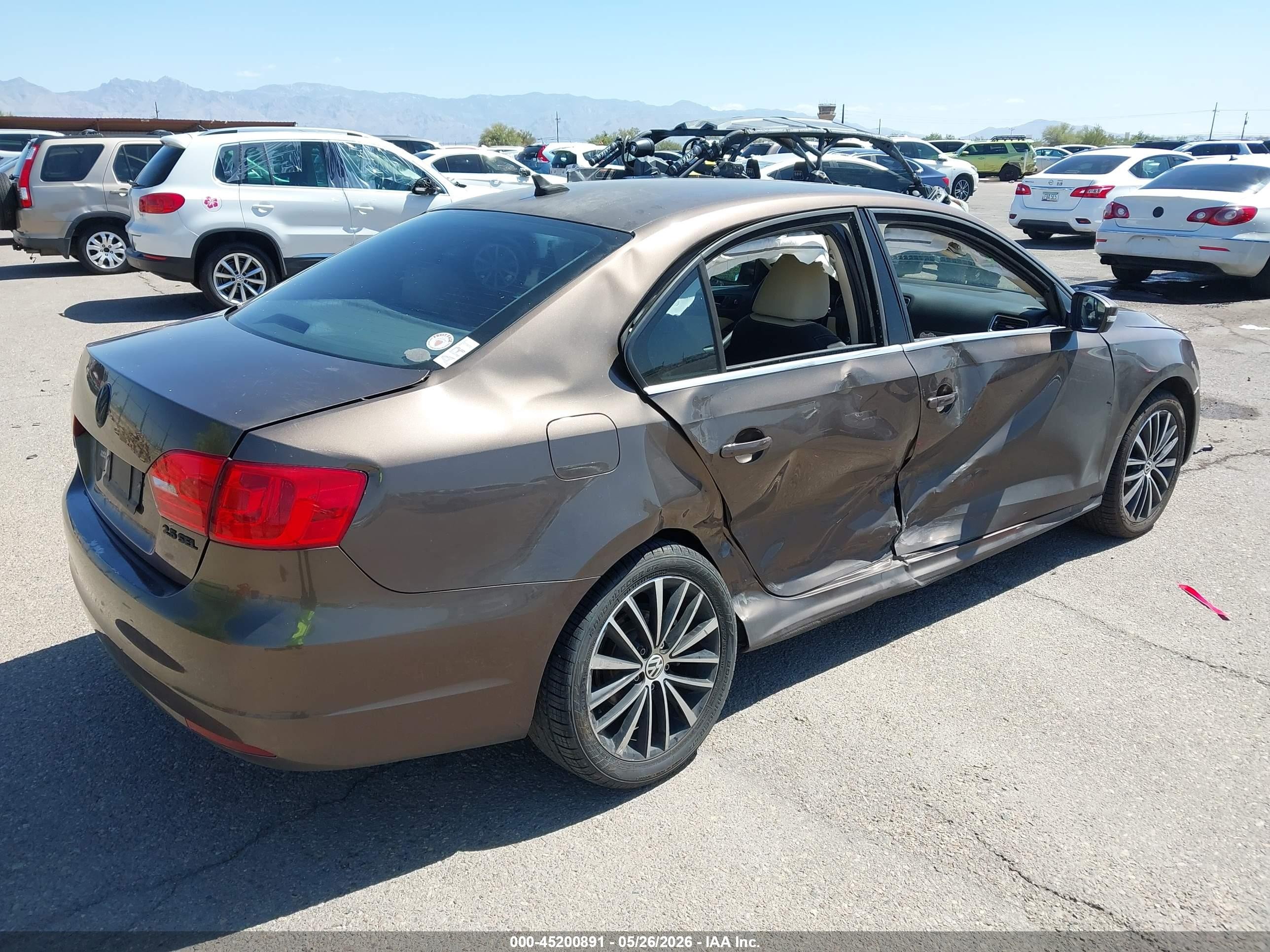 2012 Volkswagen Jetta VIN 3VWLP7AJ3CM471583 IAAI salvage auction — Side, Salvage (Arizona), sold $1,000 on 2026-07-09 (photo 4)